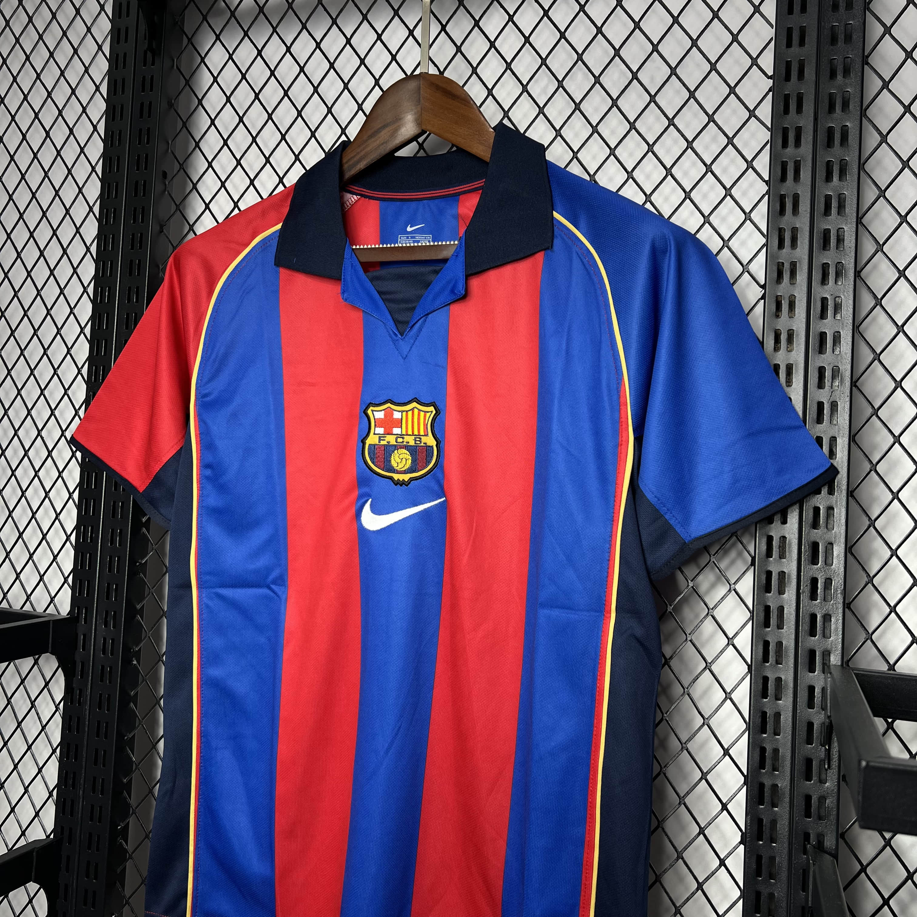 2004/2005 Retro Barcelona Home Football Shirt
