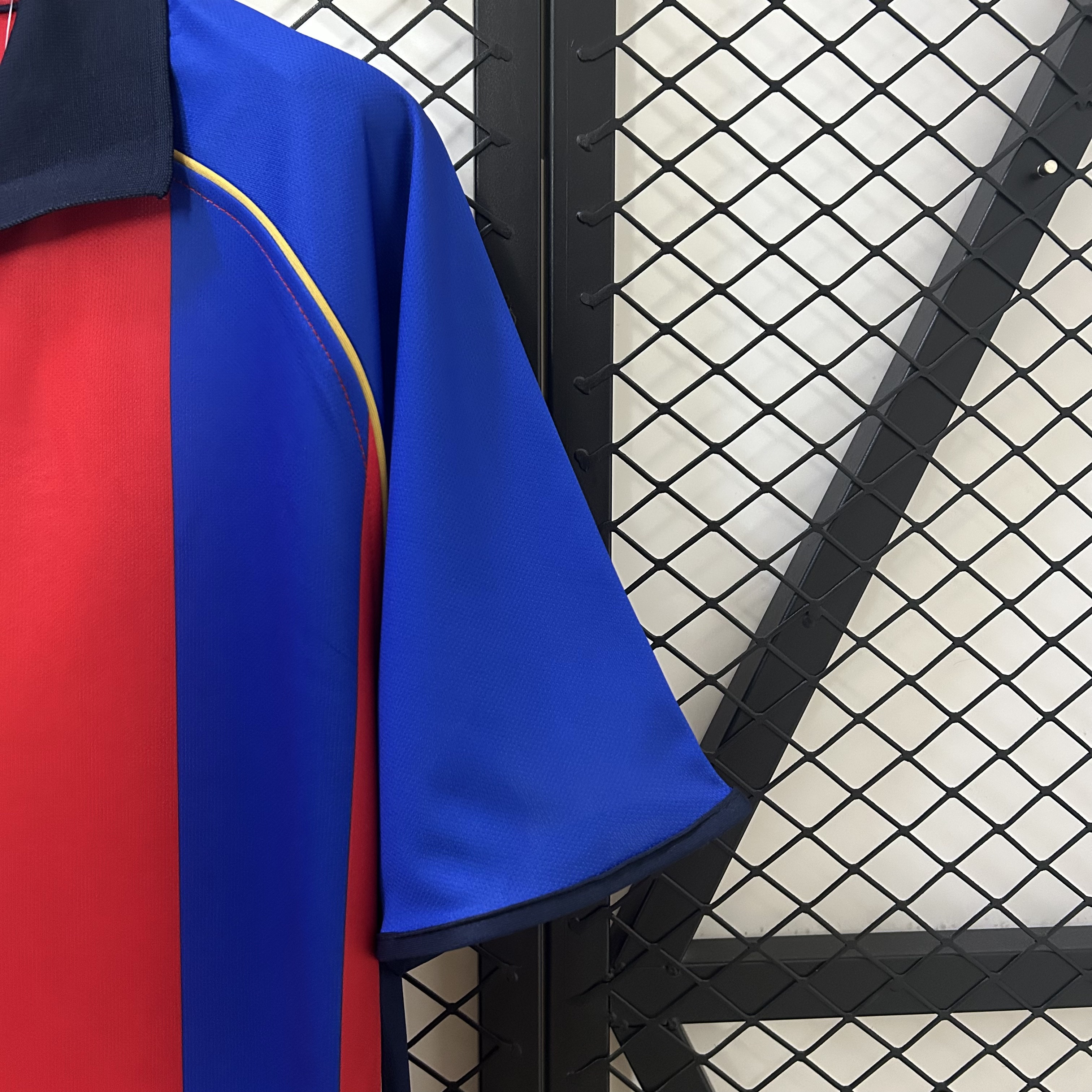 2001/2002 Retro Barcelona HomeFootball shirt 1:1 Thai Quality