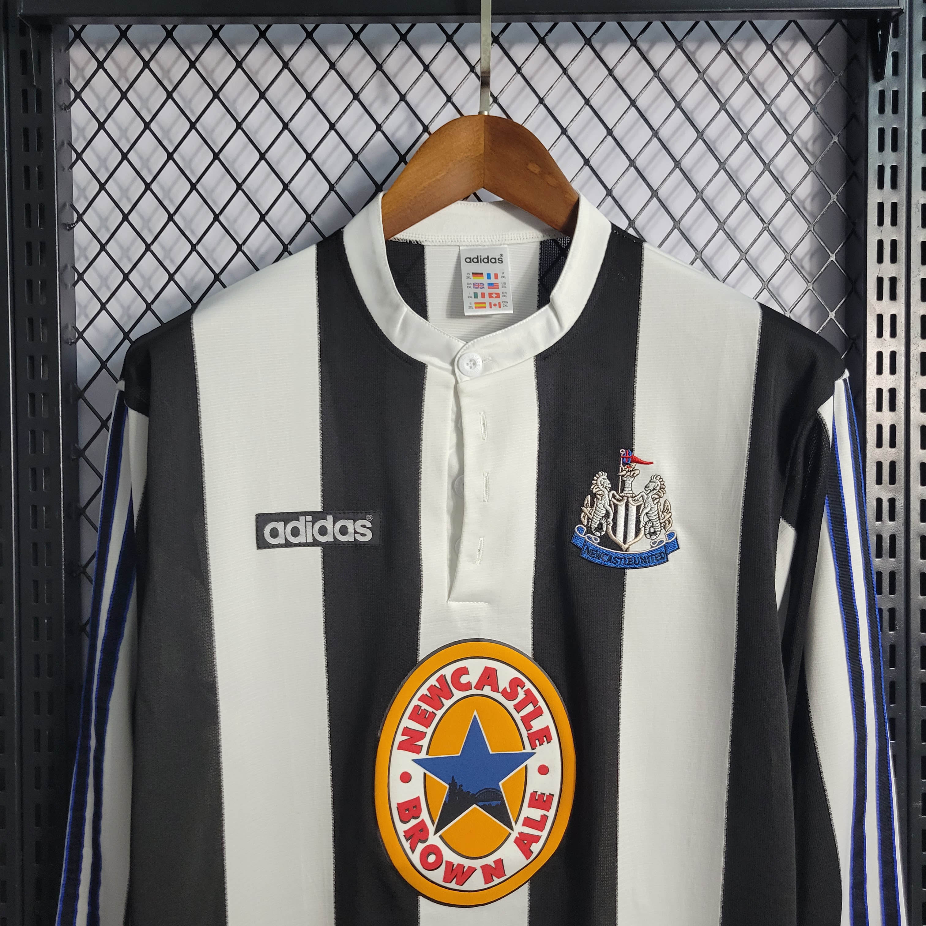 1997/1999 Retro Long Sleeve Newcastle United Home Football Shirt