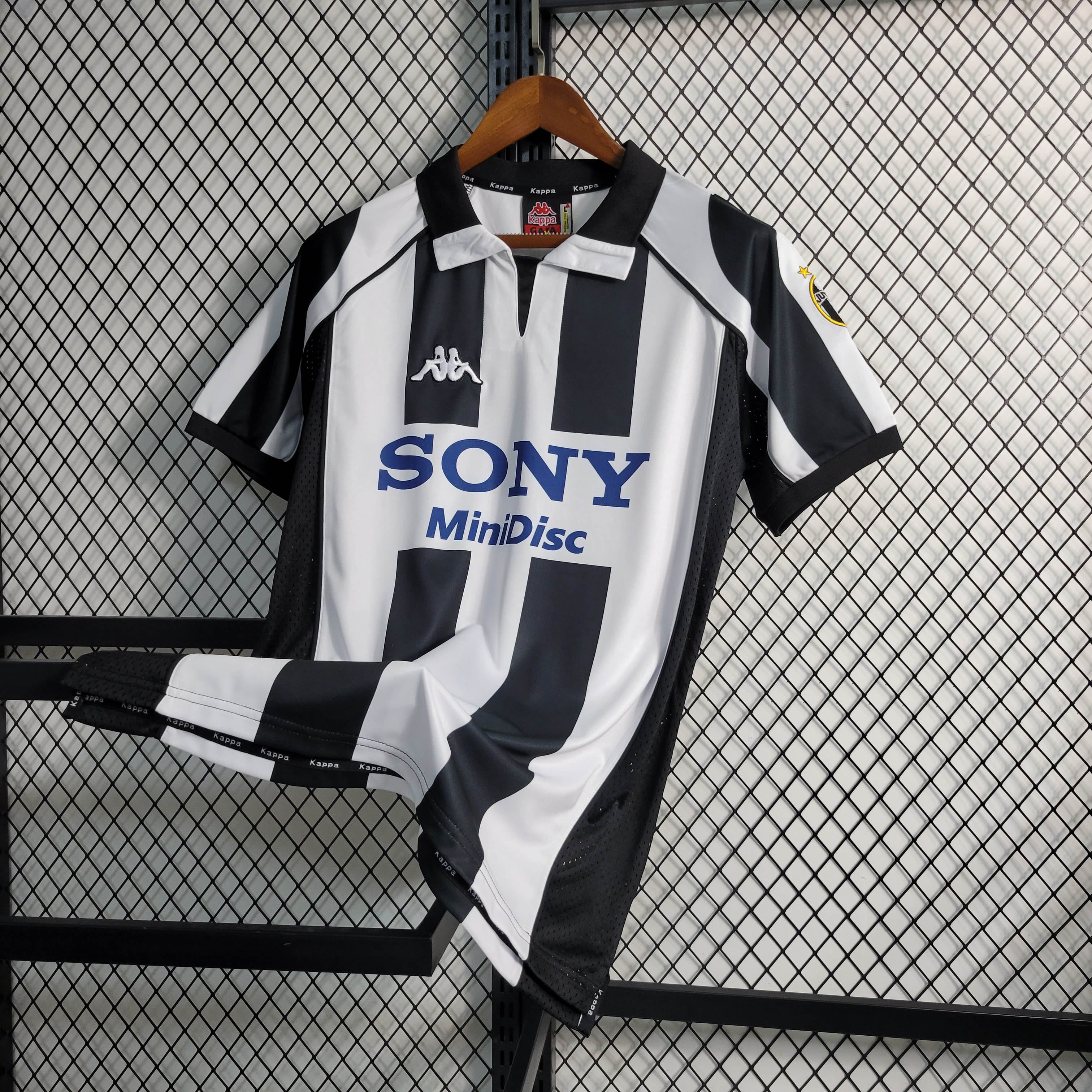 1997/1998 Retro Juventus Home Football Shirt