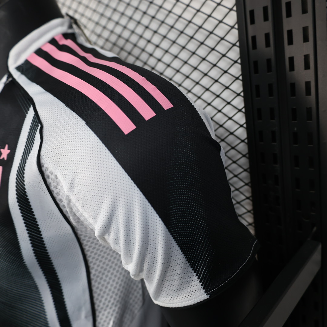 2025/2026 Player Version Juventus Home Football Shirt