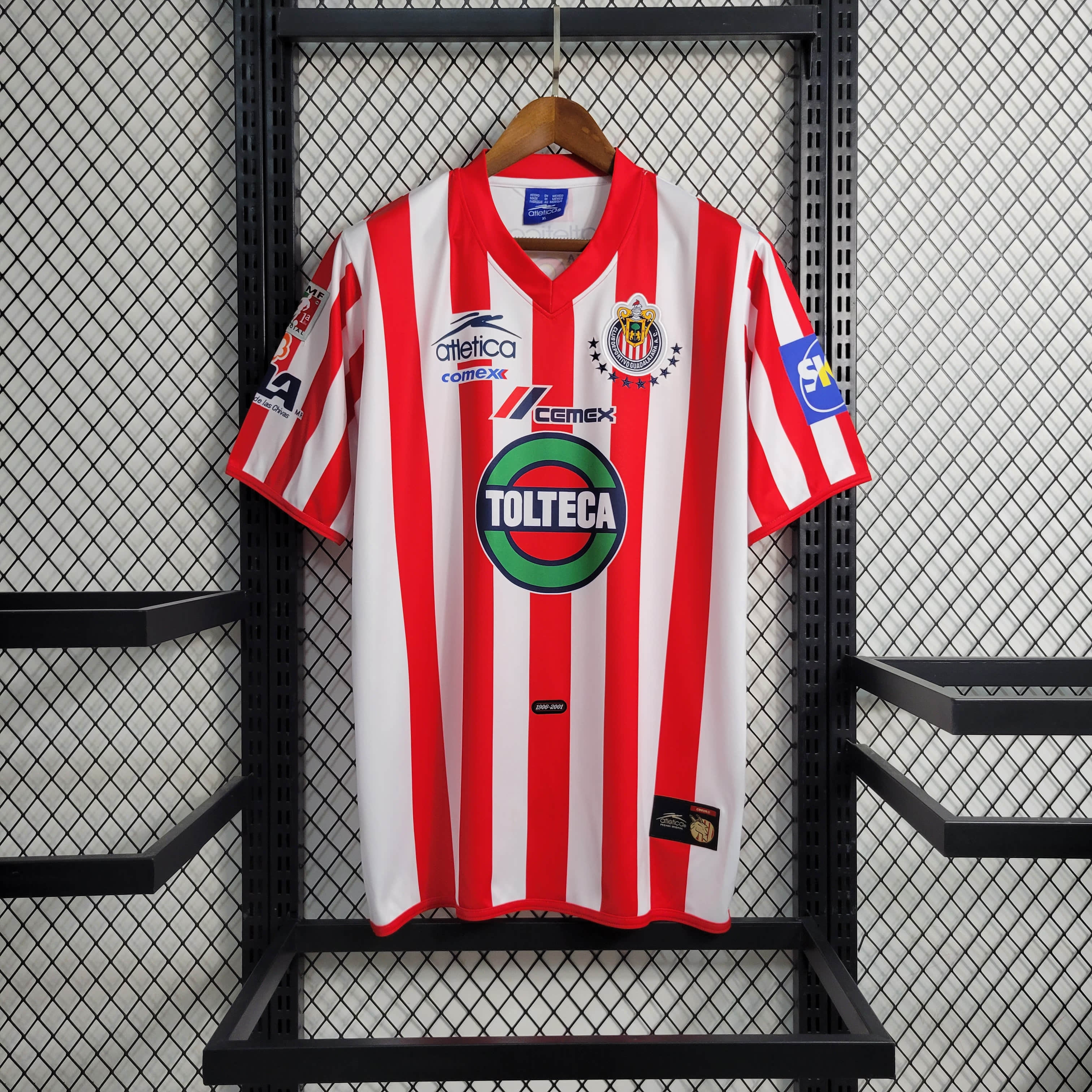 2001/2002 Retro Chivas de Guadalajara Home Football Shirt