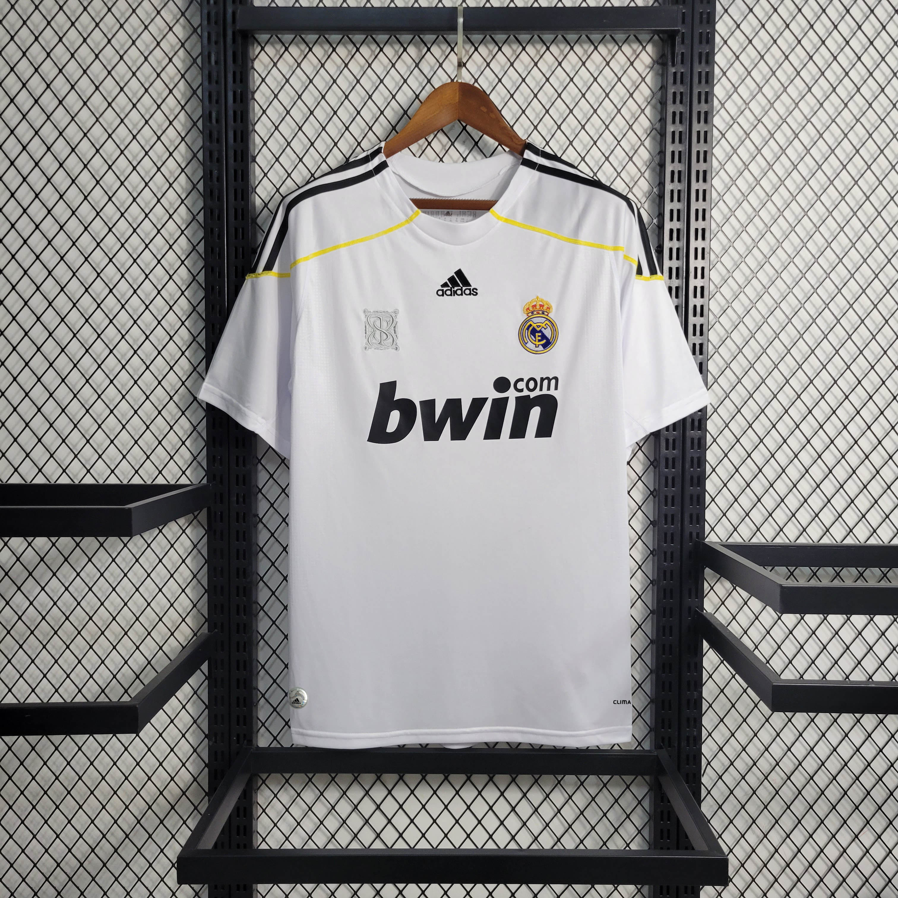2009/2010 Retro Real Madrid Home Football Shirt