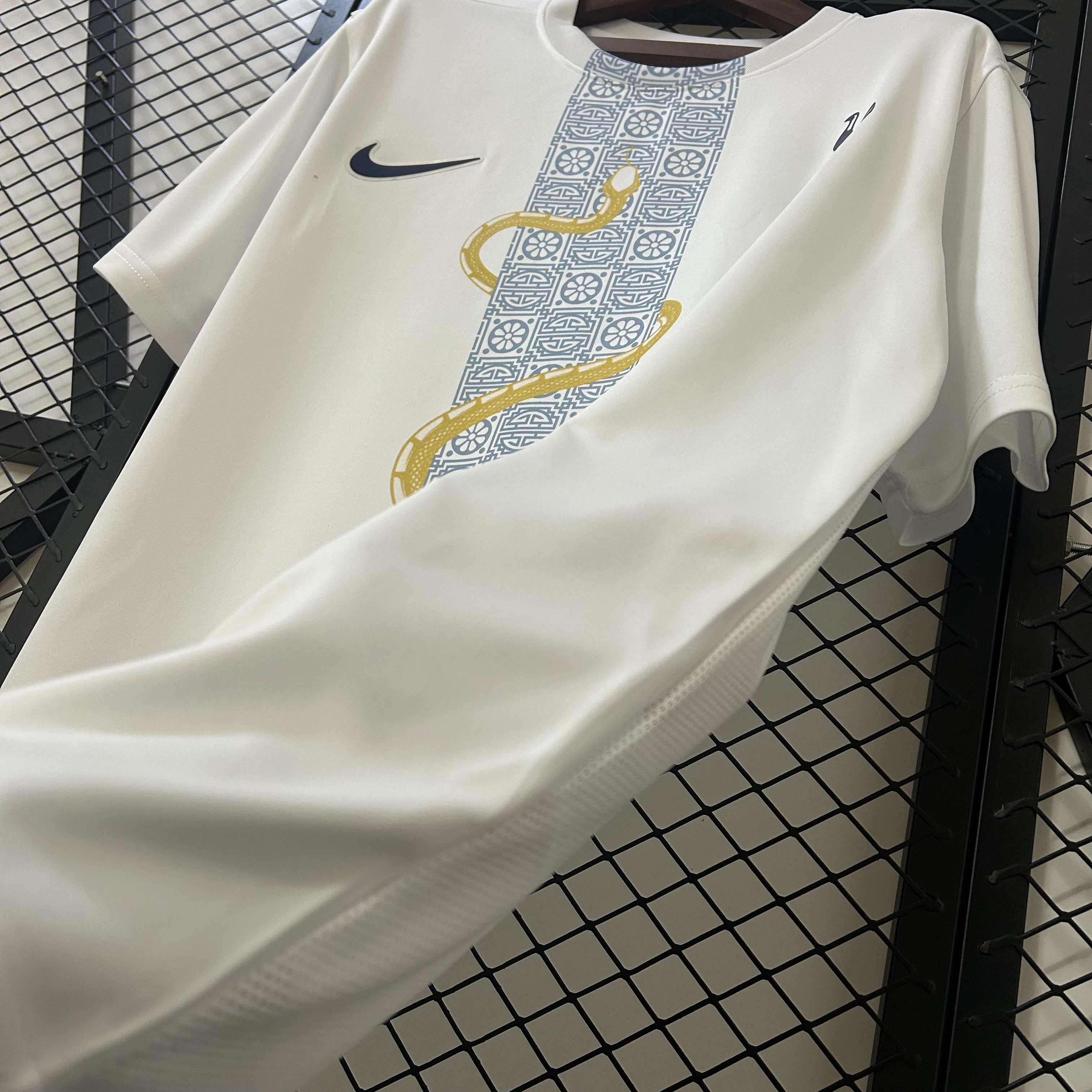 2025/2026 Tottenham Hotspur Pre.match Football Shirt 1:1 Thai Quality