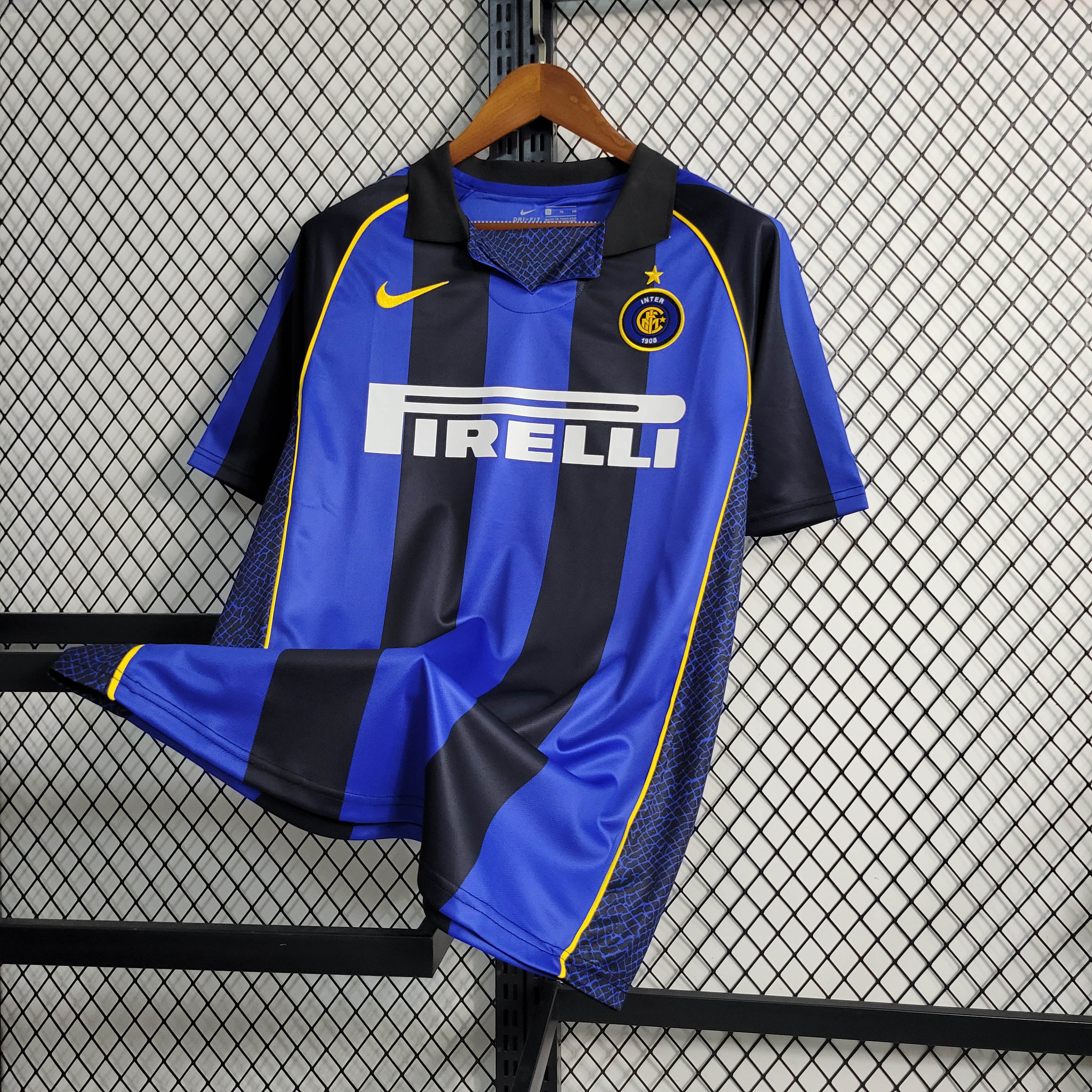 2001/2002 Retro Inter Milan Home Football Shirt