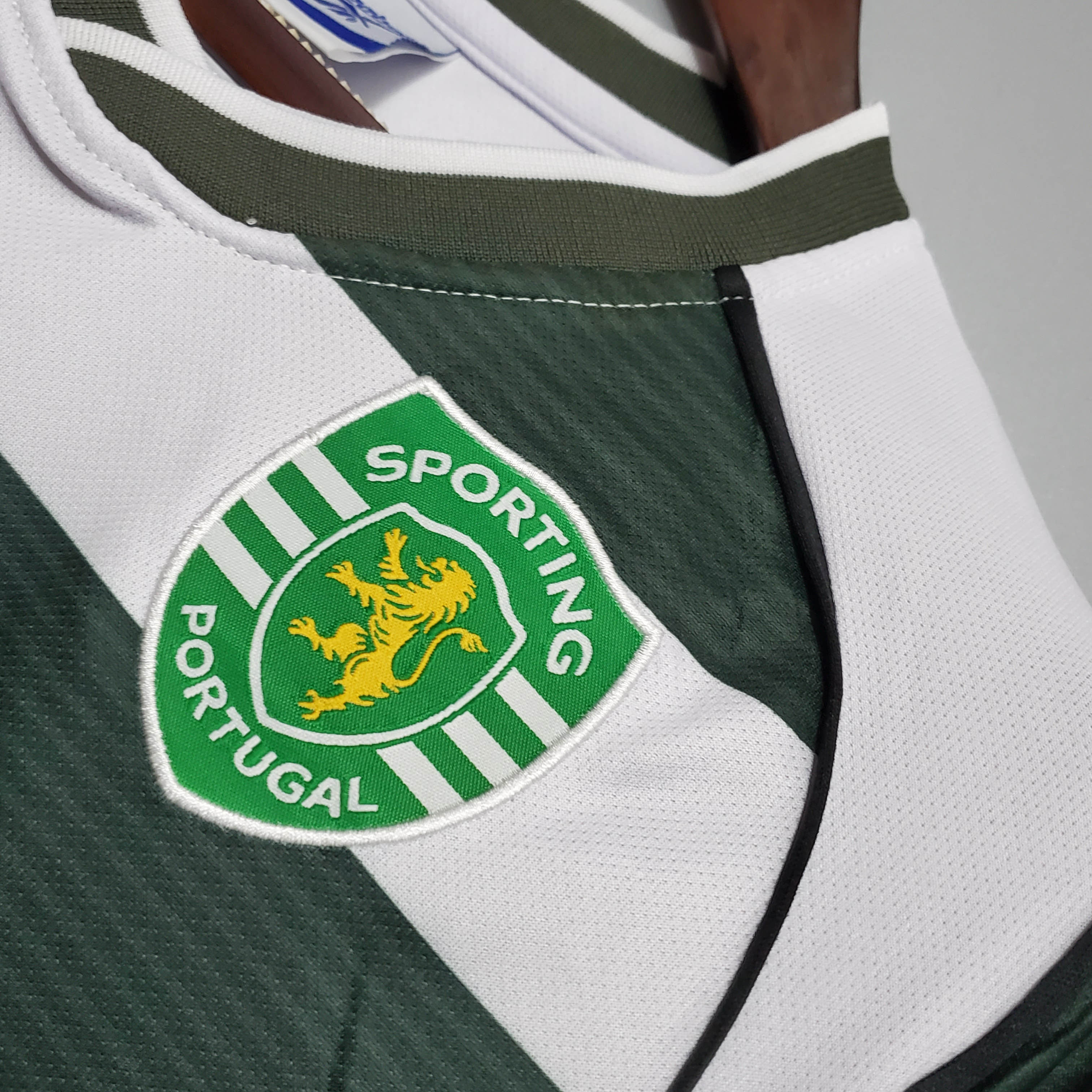 2002/2003 Retro Sporting Lisbon Home Football Shirt