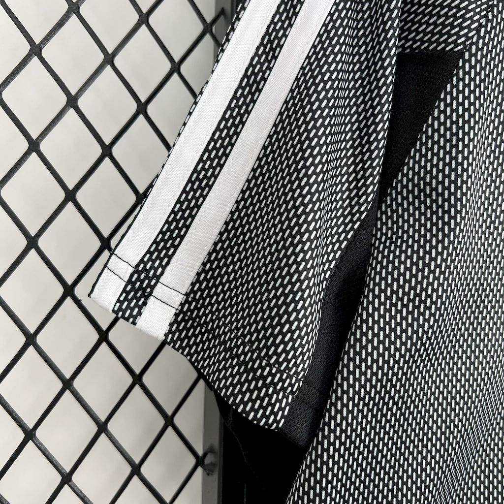 2002/2003 Retro Real MadridGoalkeeperFootball Shirt 1:1 Thai Quality