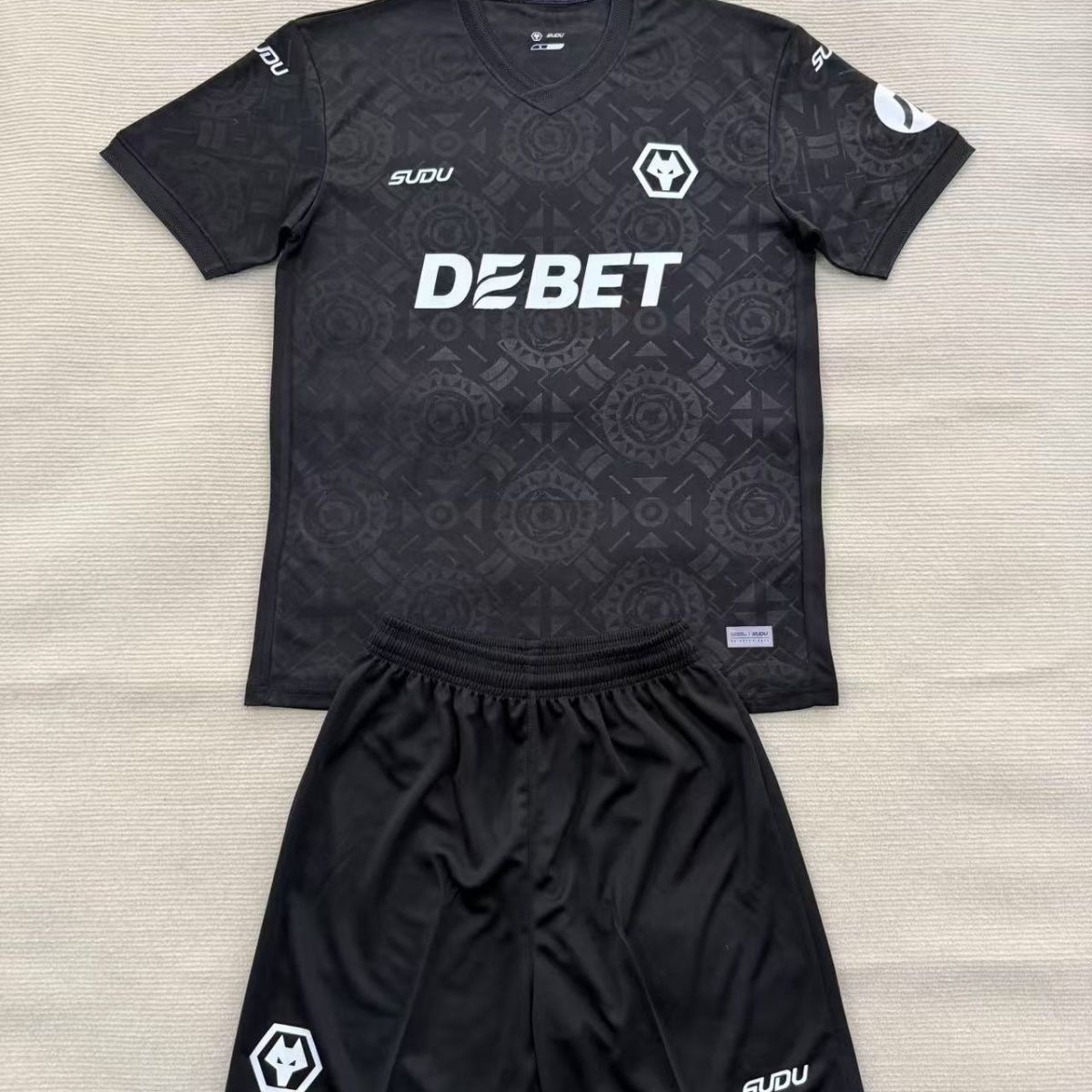 2025/2026 Wolverhampton GoalkeeperFootball Shirt Kids Size 1:1 Thai Quality