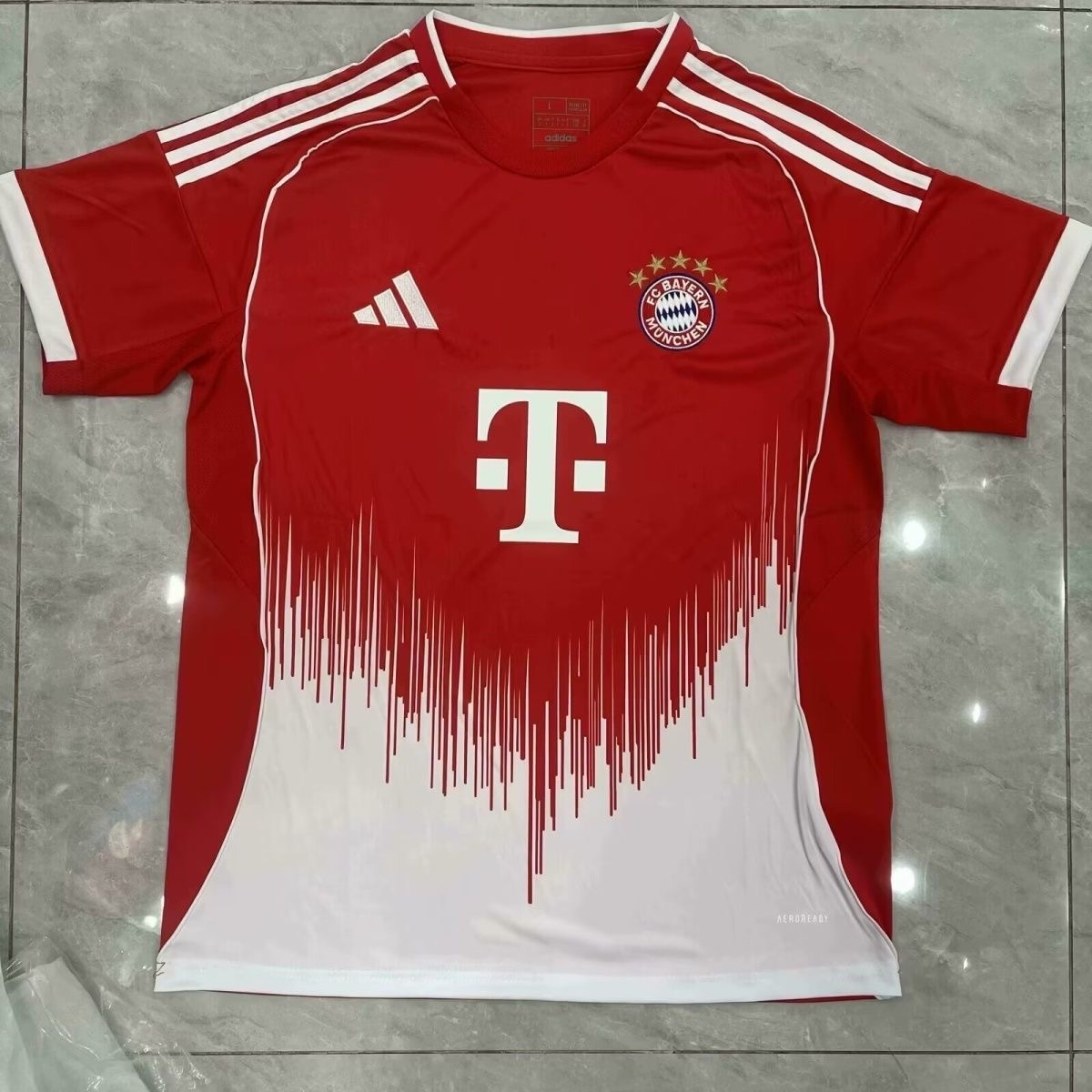 2025/2026 Bayern Munchen HomeFootball Shirt 1:1 Thai Quality