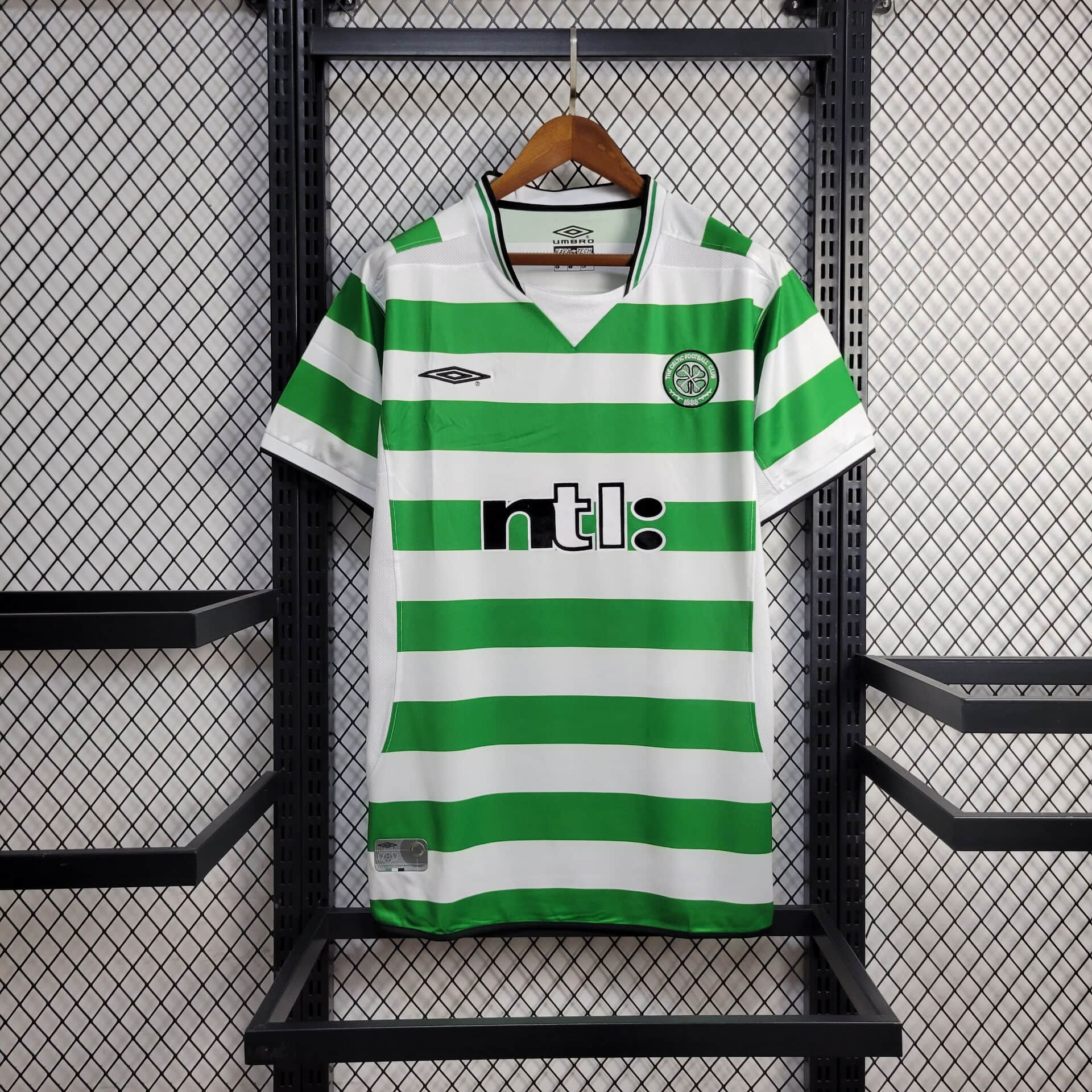 2001/2003 Retro Celtic Home Football Shirt