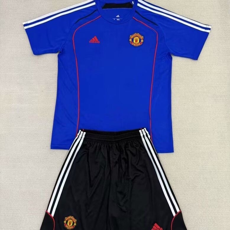 2025/2026 Manchester United Training Wear  Football Shirt Kids Size