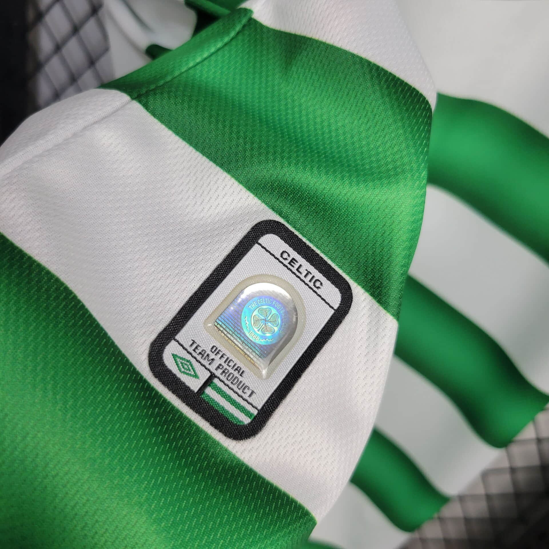 2005/2006 Retro Celtic Home Football Shirt