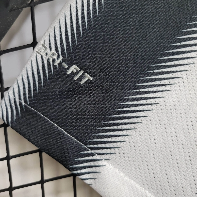 2011/2012 Retro Juventus Home Football Shirt