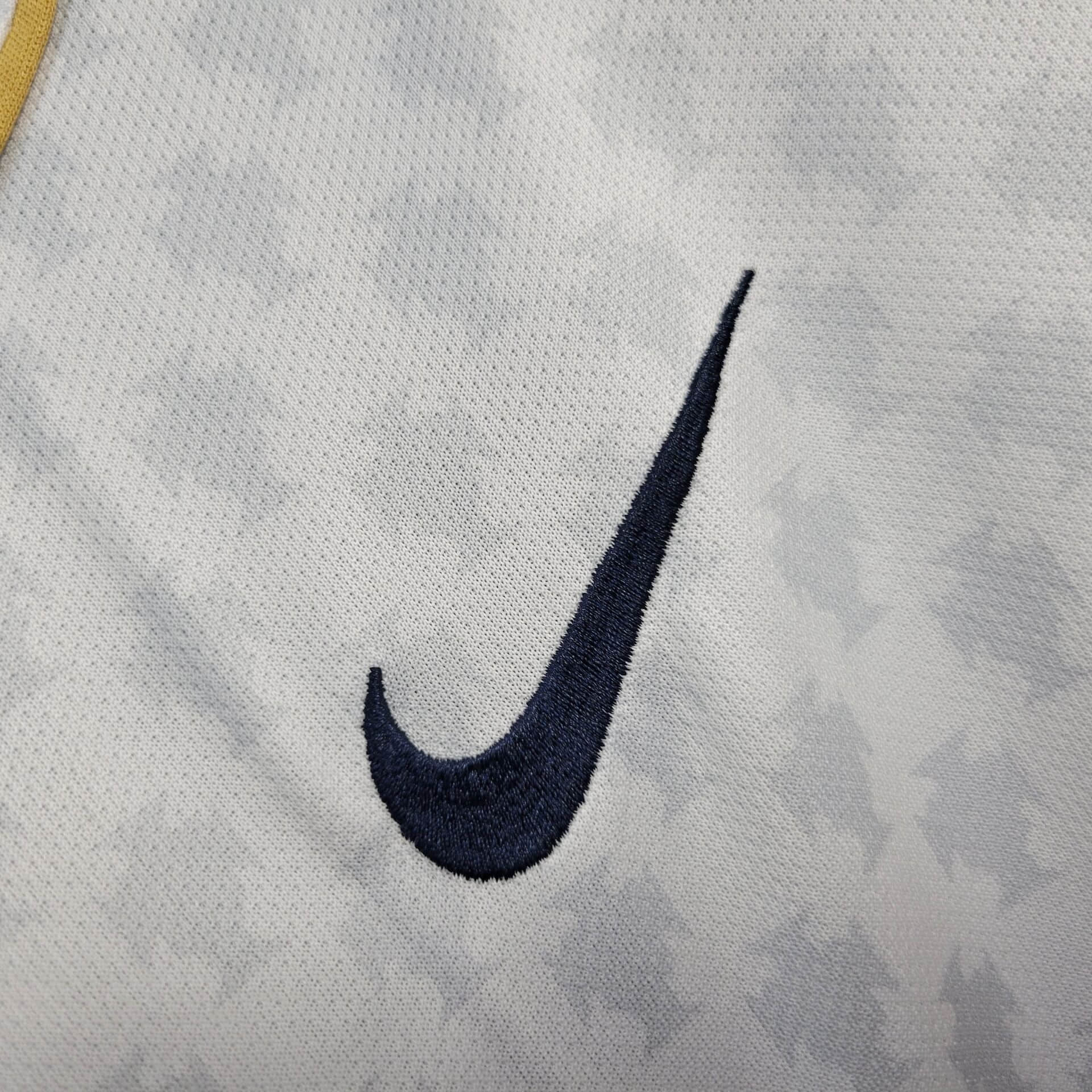 2004 Portugal Away Football Shirt