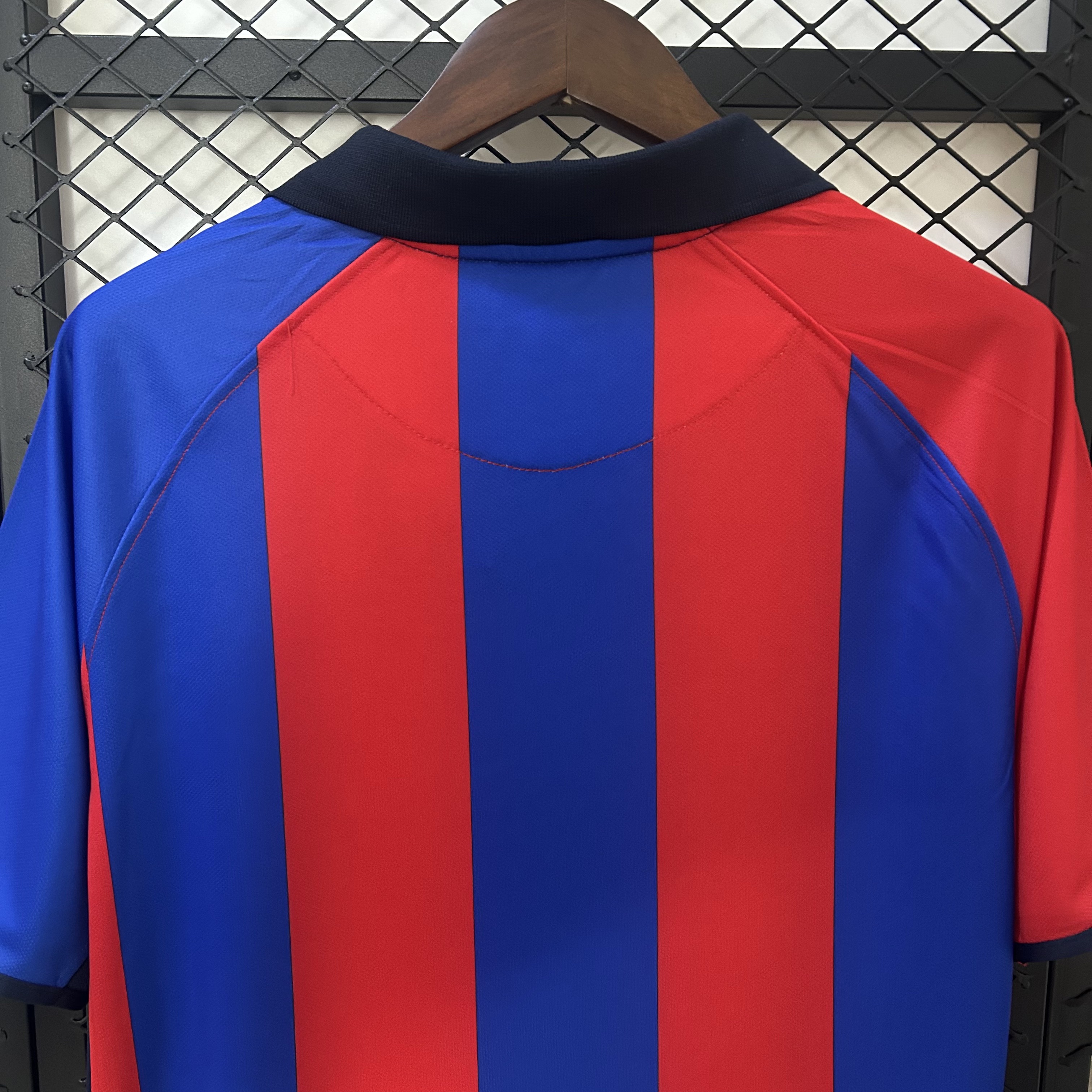 2001/2002 Retro Barcelona HomeFootball shirt 1:1 Thai Quality