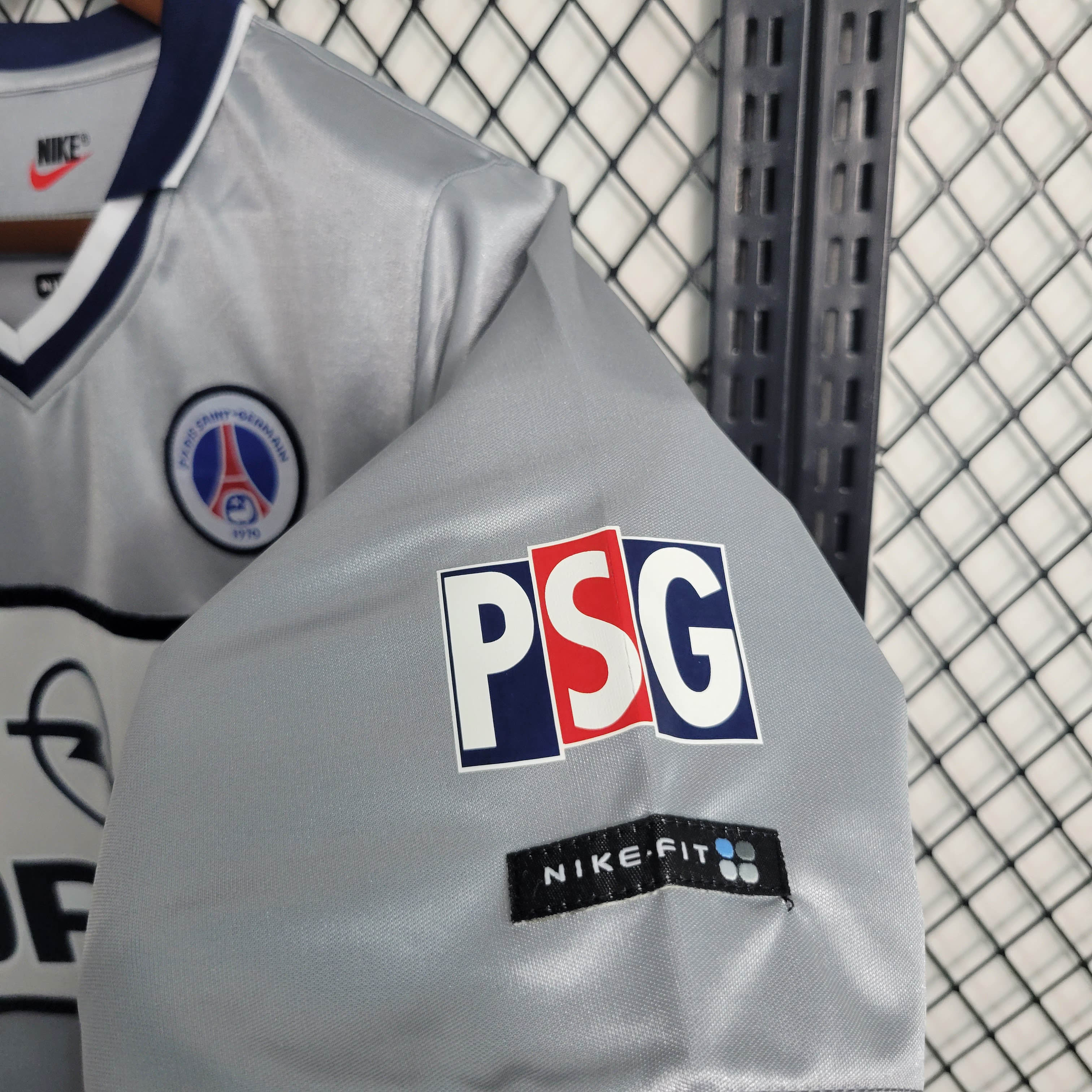 1999/2000 Retro Paris Saint-Germain Away Football Shirt