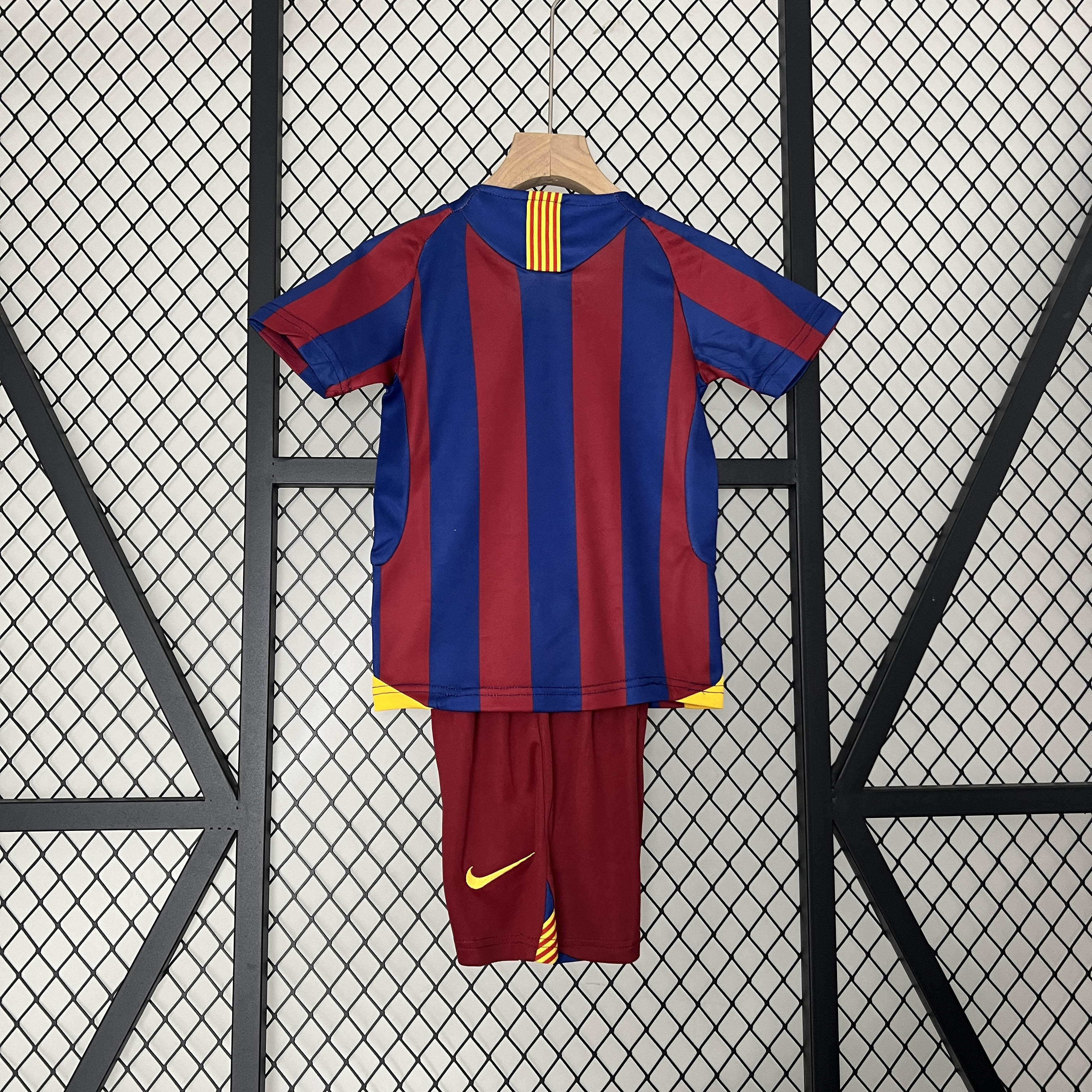 2005/2006 Retro Barcelona Home Football Shirt Kids Size