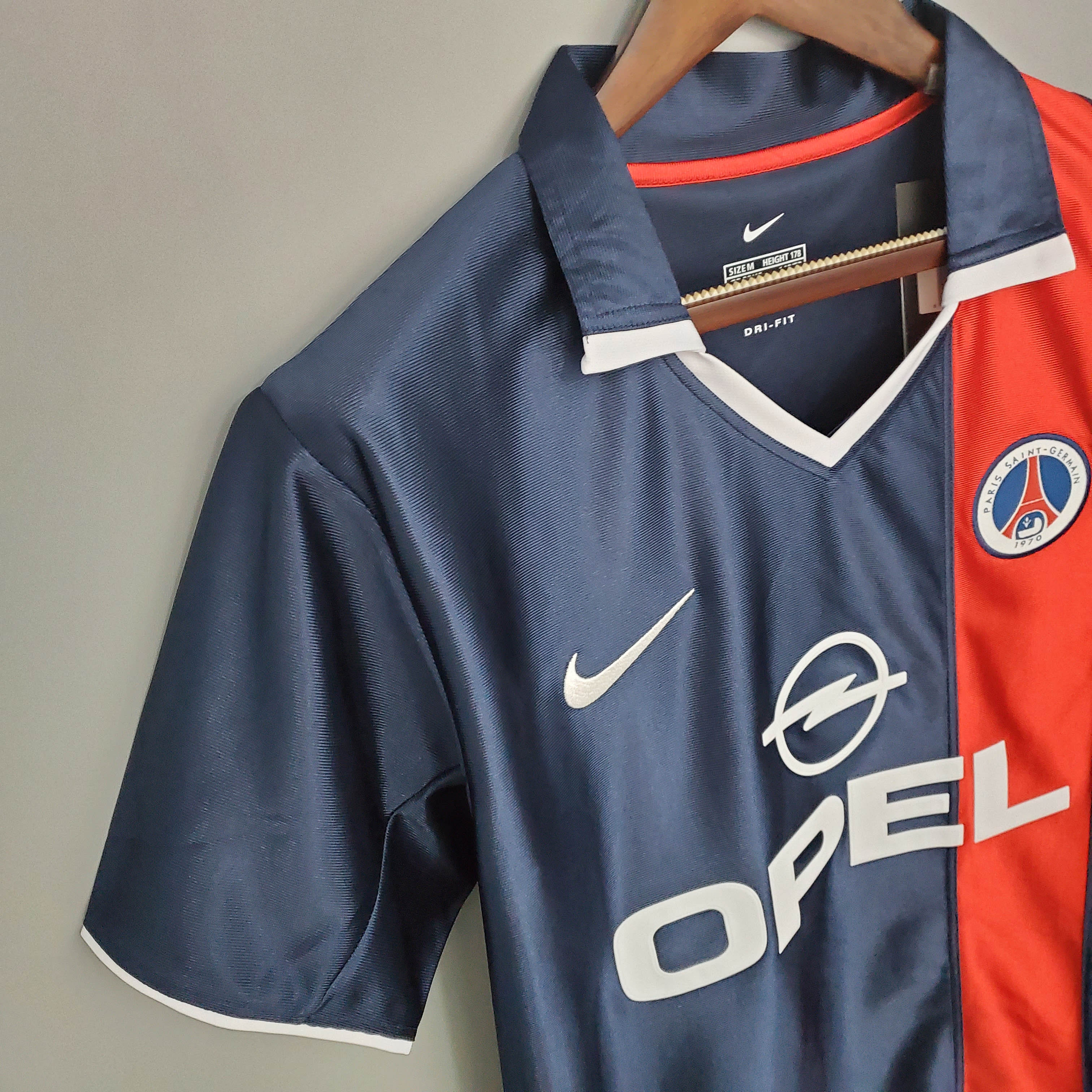 2001/2002 Retro Paris Saint-Germain Home Football Shirt