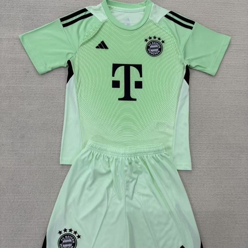 2025/2026 Bayern Munchen GoalkeeperFootball shirt Kids Size 1:1 Thai Quality