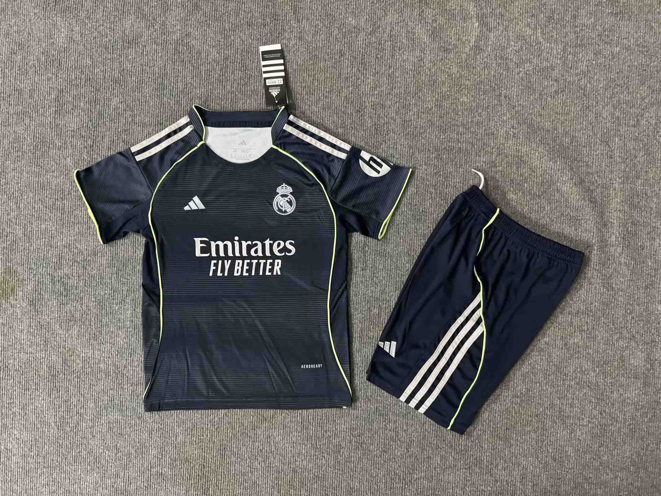 2025/2026 Real Madrid Away FootballShirt Kids Size 1:1 Thai Quality