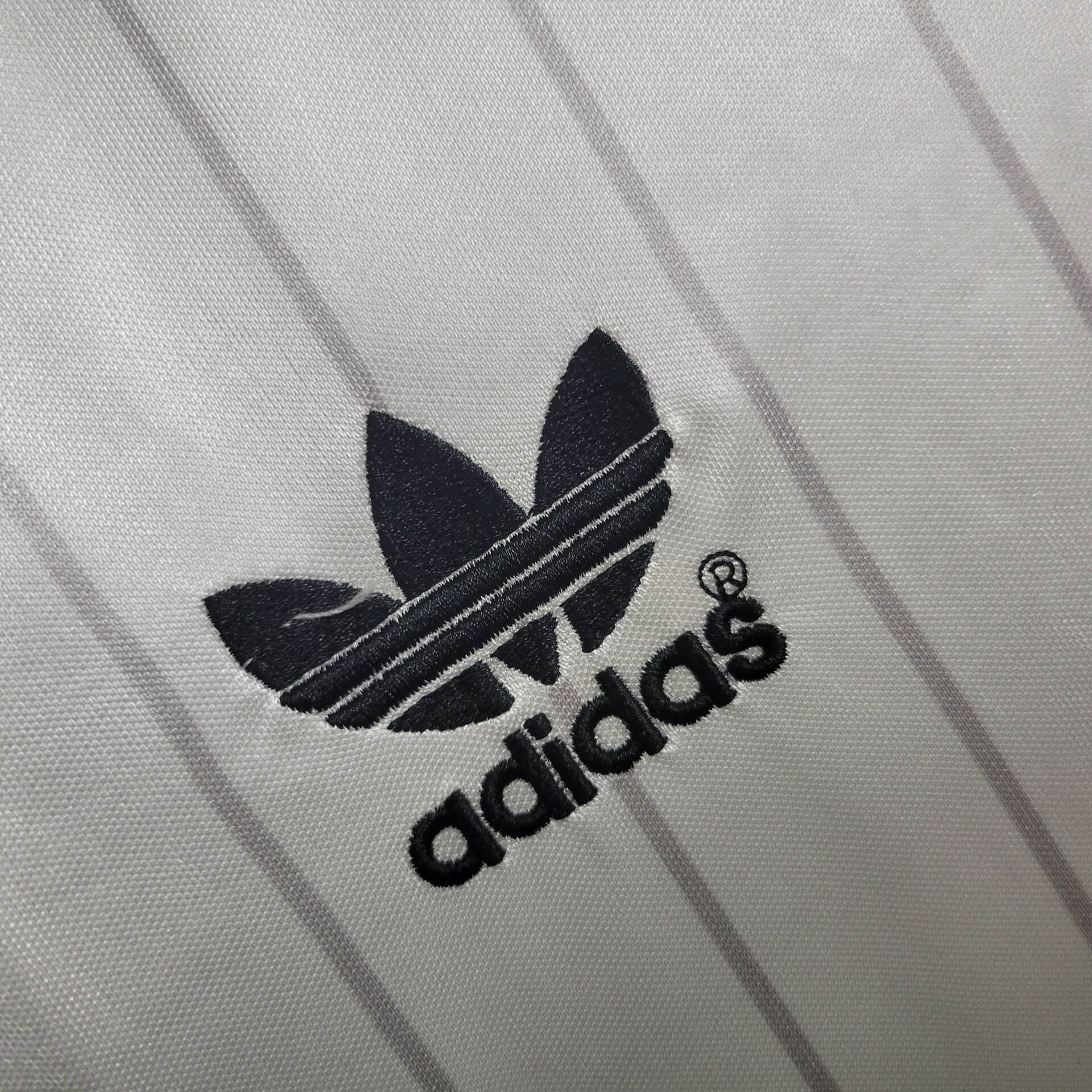 1983 Retro Manchester United Away Football Shirt