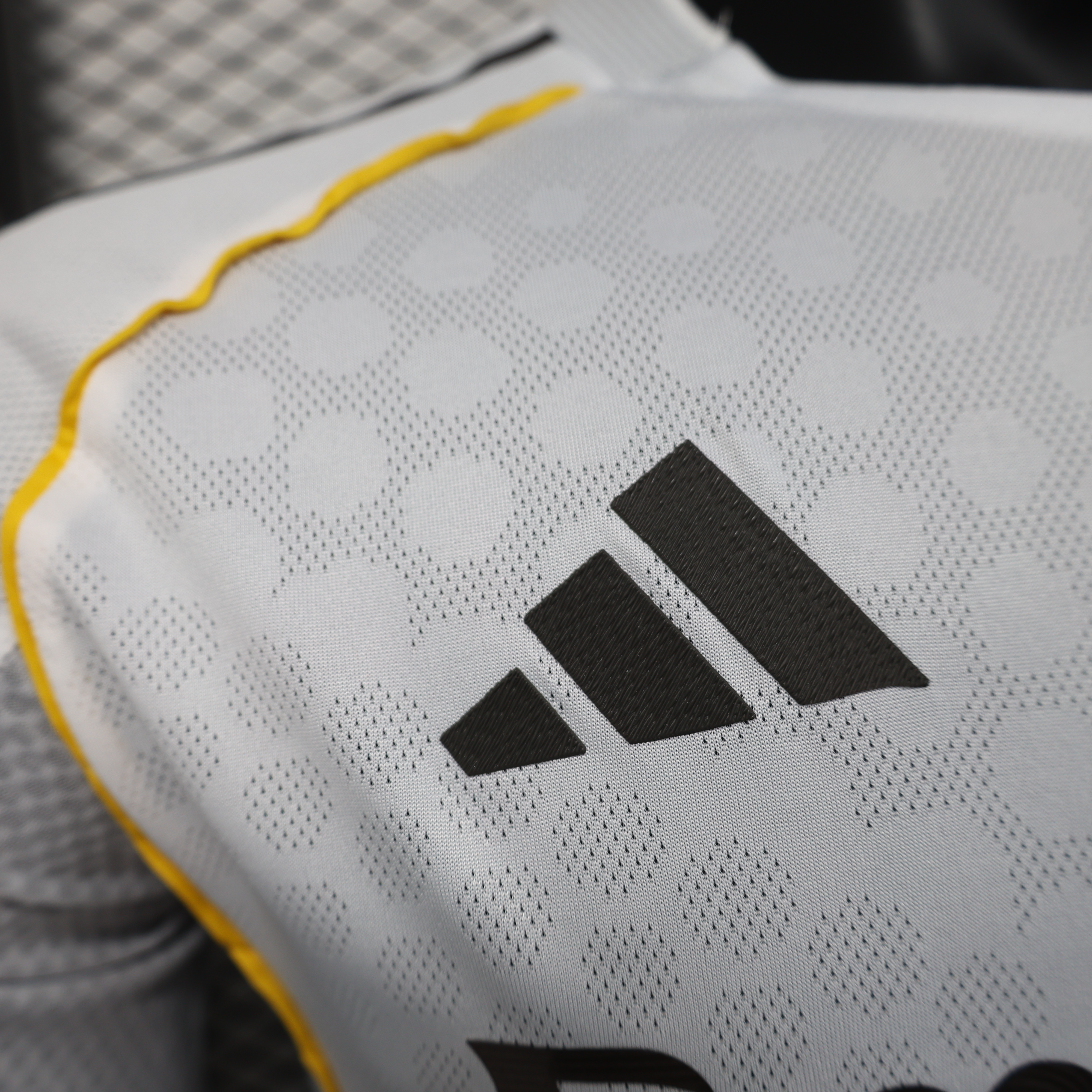 2025/2026 Long Sleeve Player Version Real Madrid Home Football Shirt