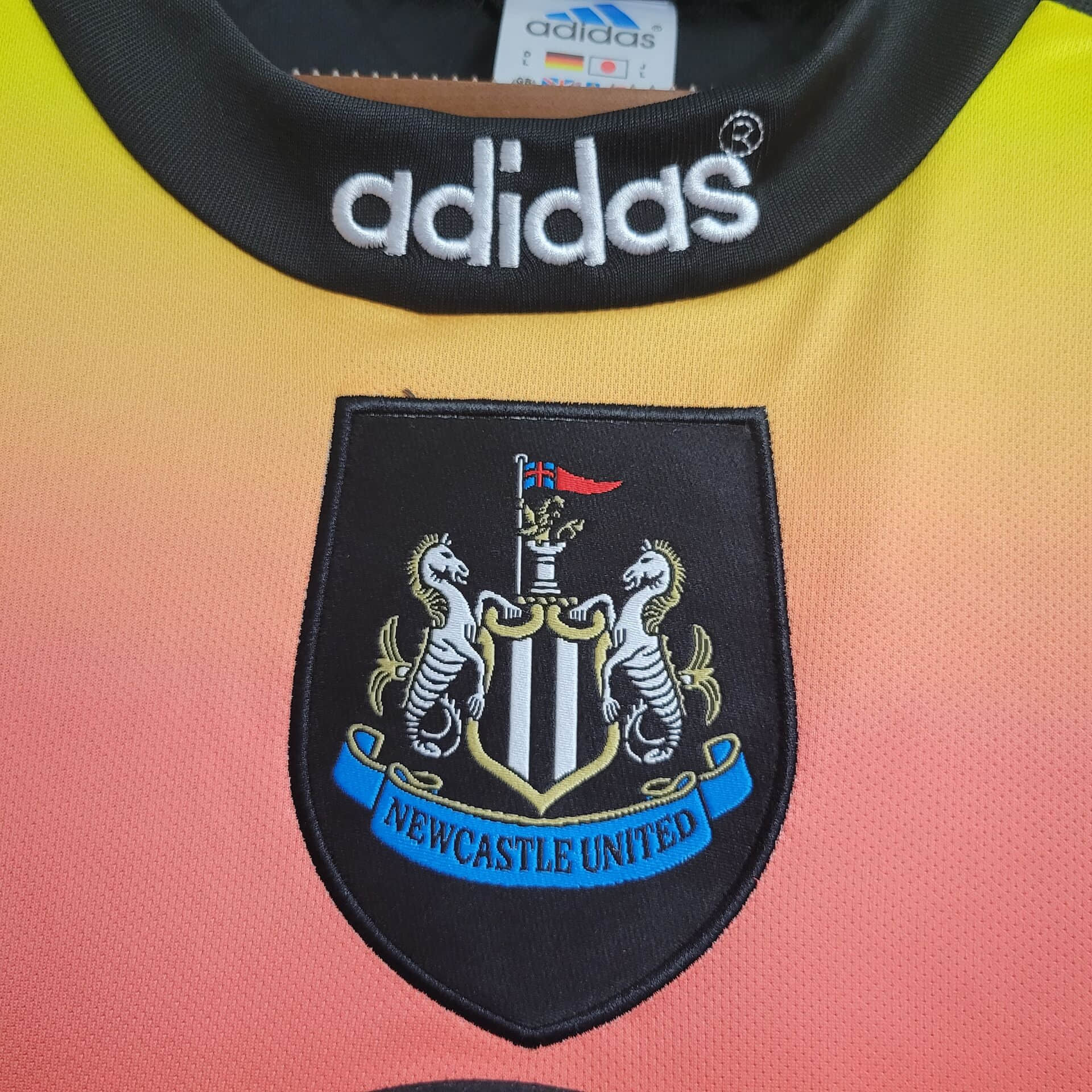 1996/1997 Retro Long Sleeve Newcastle United Goalkeeper Football Shirt 1:1 Thai Qualit