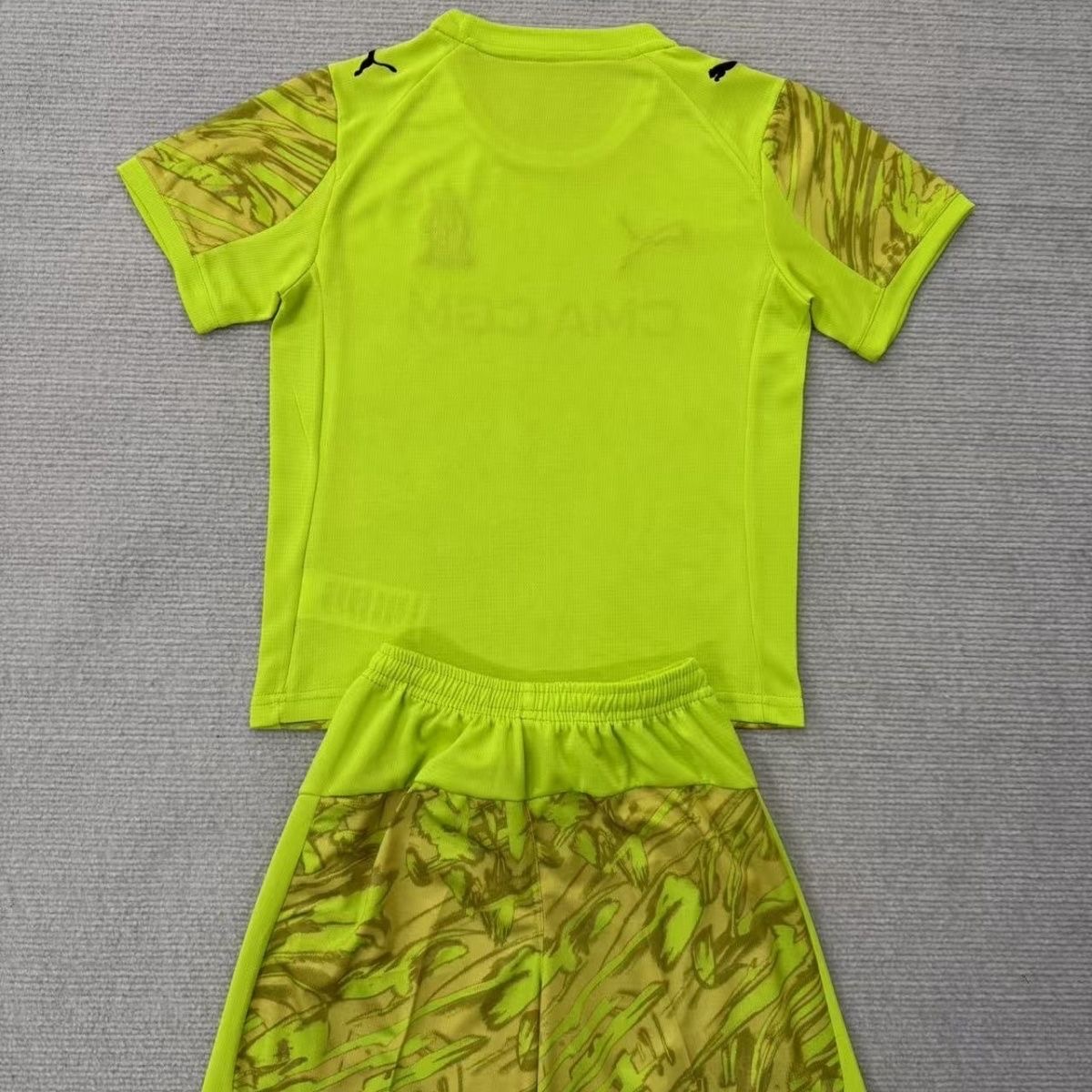 2025/2026 0lympique Marseille Goalkeeper Football Shirt Kids Size 1:1 Thai Quality