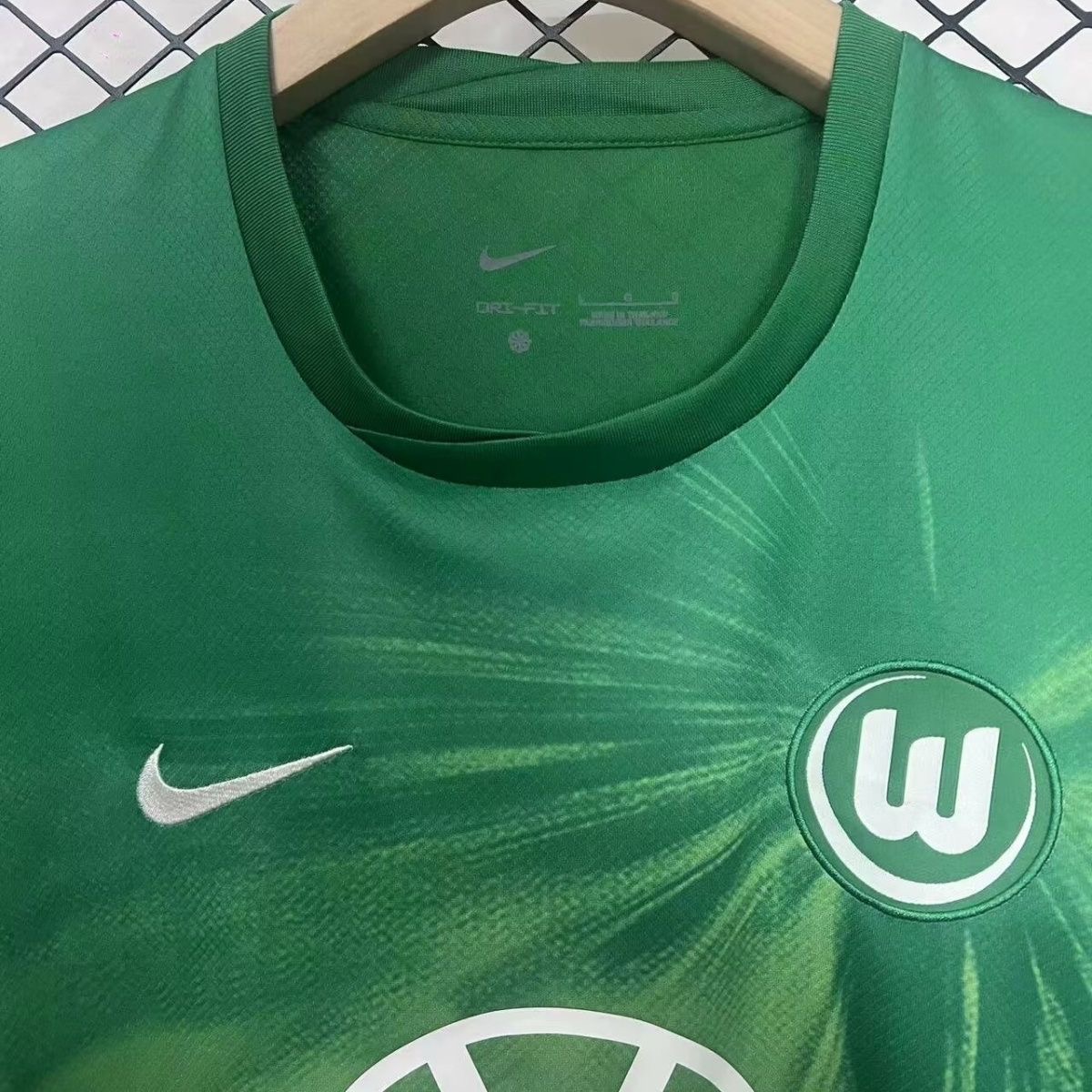 2025/2026 VfL Wolfsburg Home FootballShirt 1:1 Thai Quality