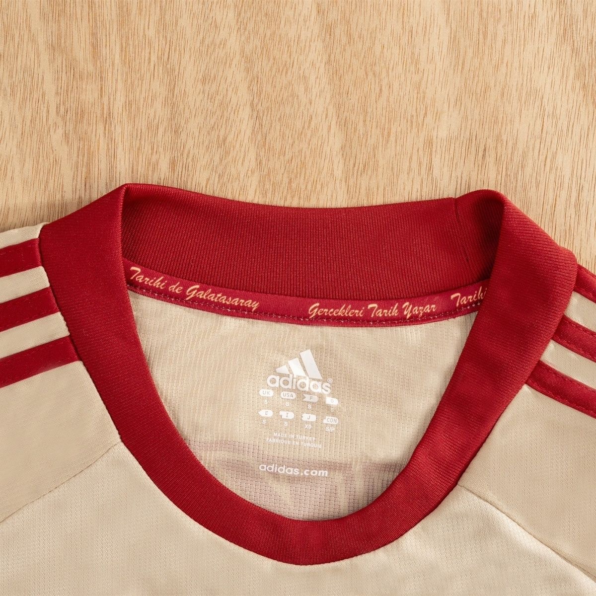 2010/2011 Retro Galatasaray Away Football Shirt 1:1 Thai Quality