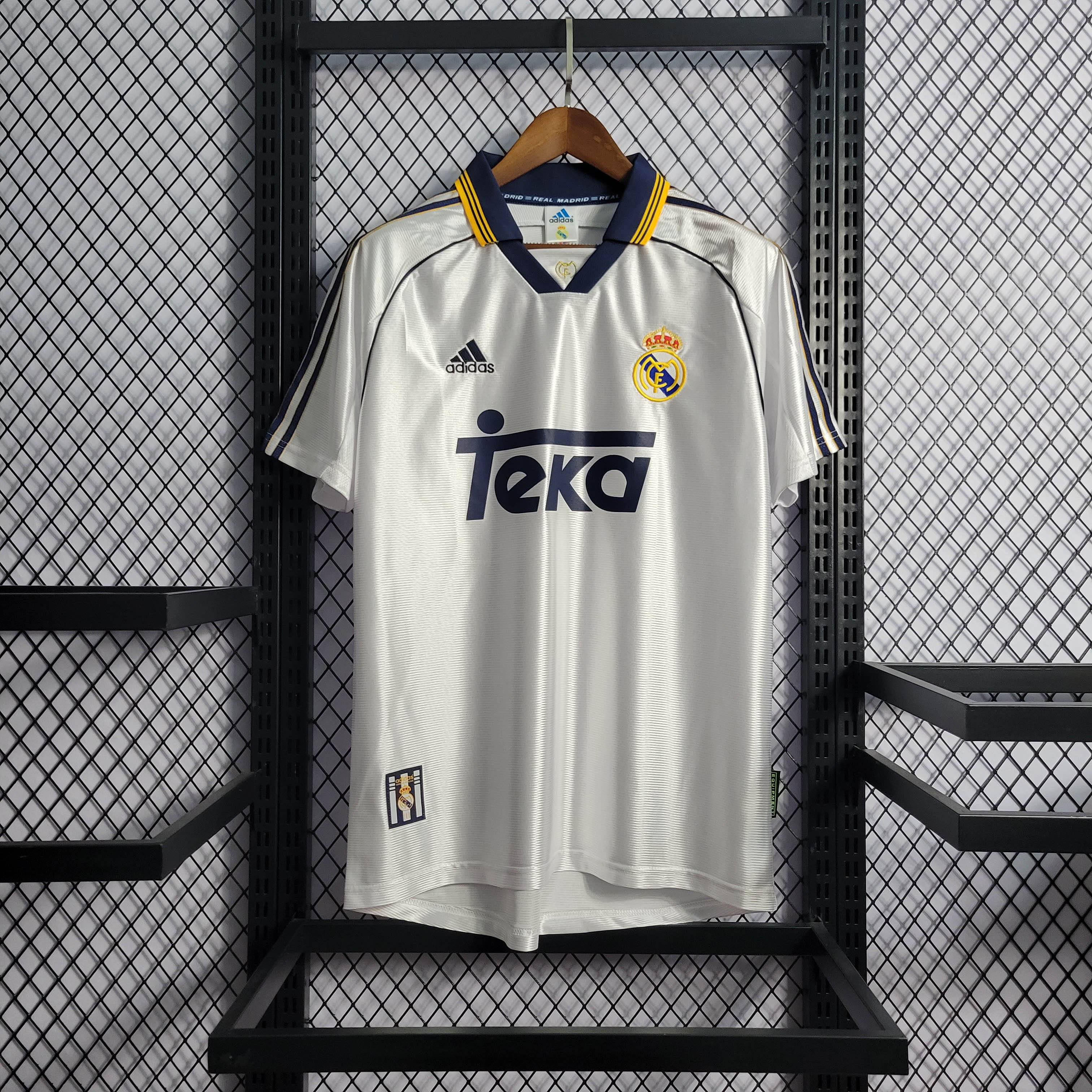 1998/2000 Retro Real Madrid Home Football Shirt