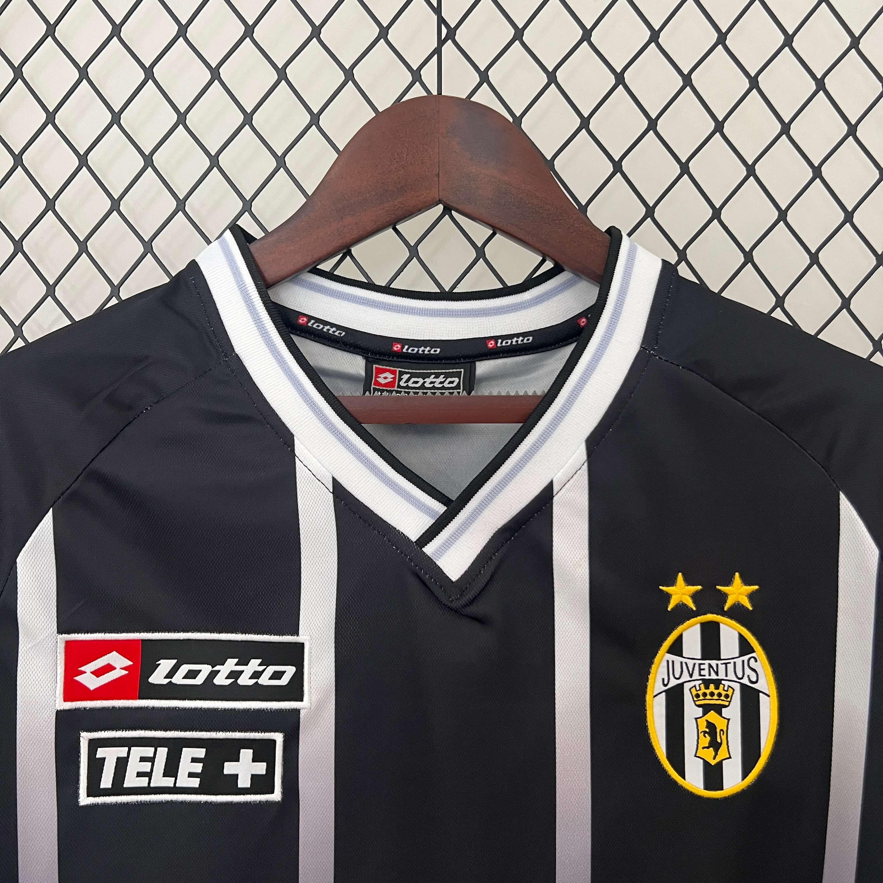 2000/2001 Retro Juventus Training Wear Football Shirt