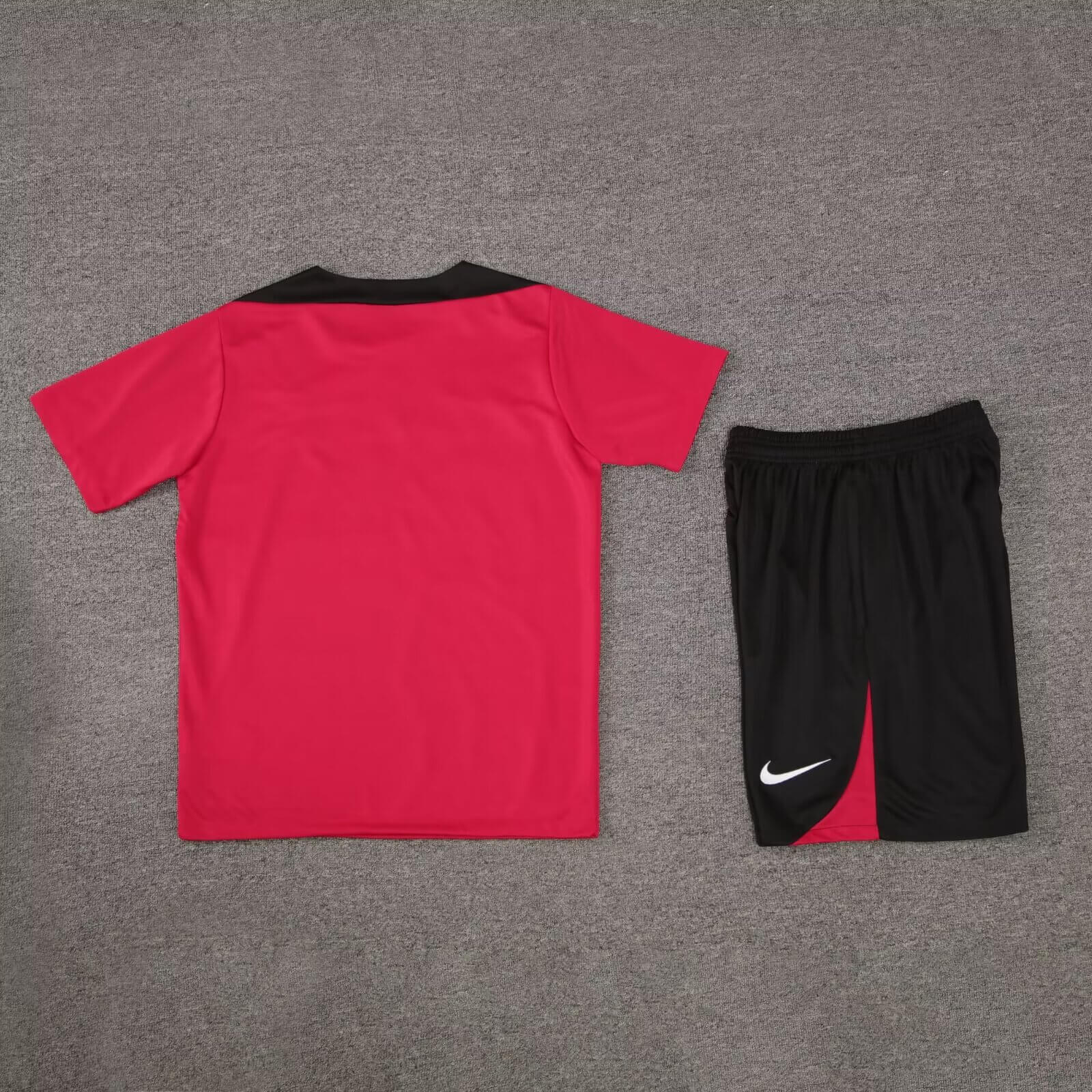 2024/2025 Liverpool Training Wear Red Suit Shirt