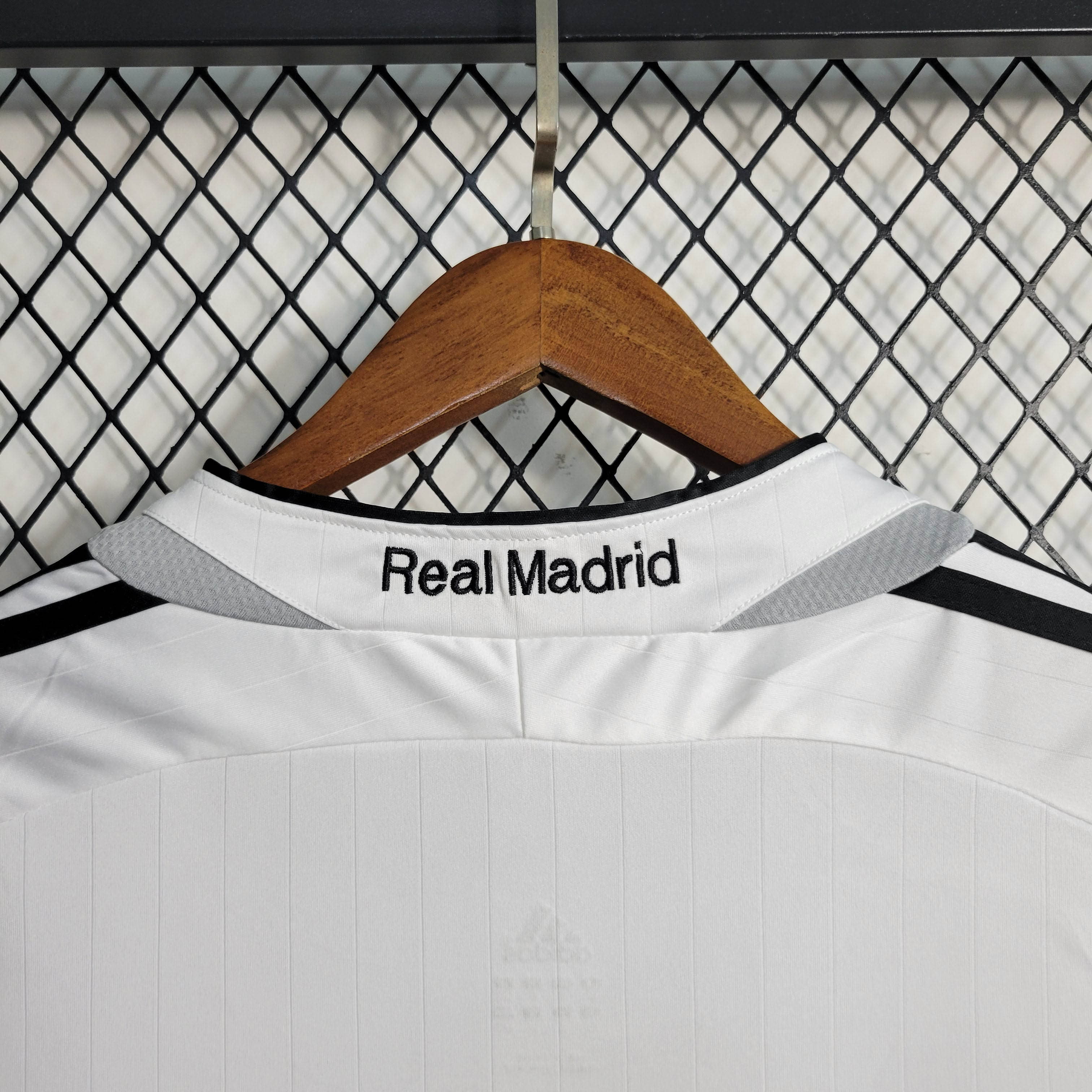 2006/2007 Retro Real Madrid Home Football Shirt