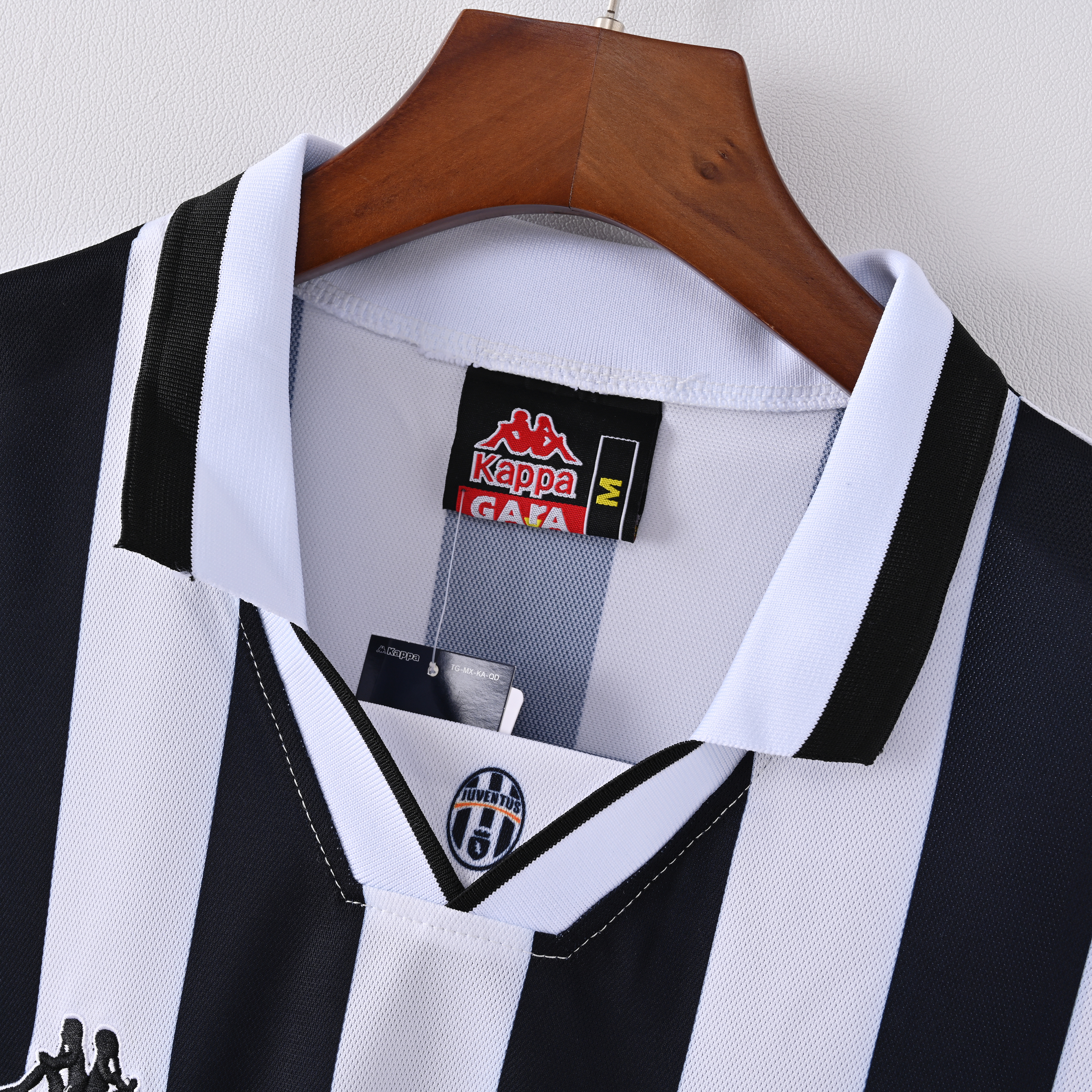 1994/1995 Retro Juventus HomeFootball shirt 1:1 Thai Quality
