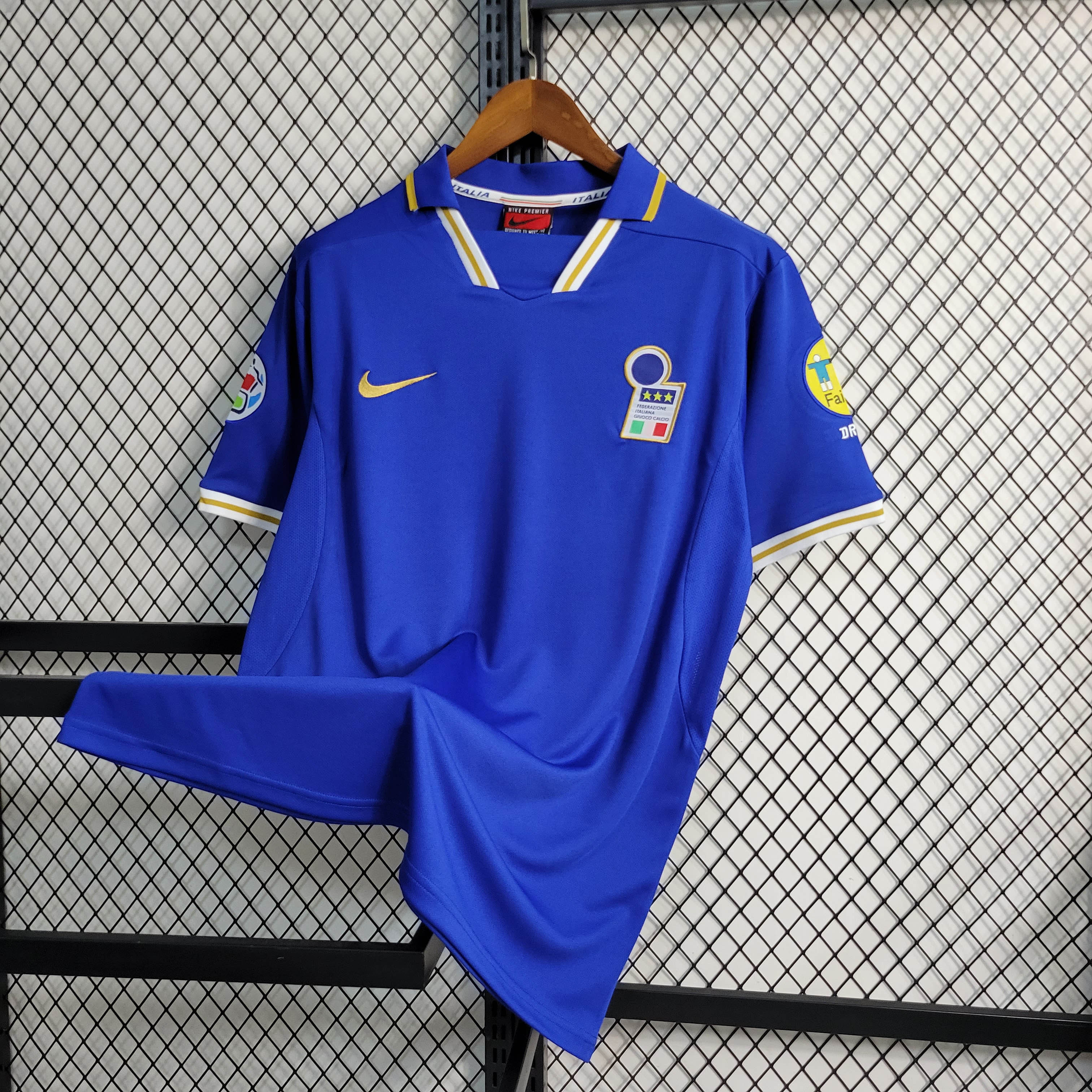 1996 Retro Italy Home Football Shirt