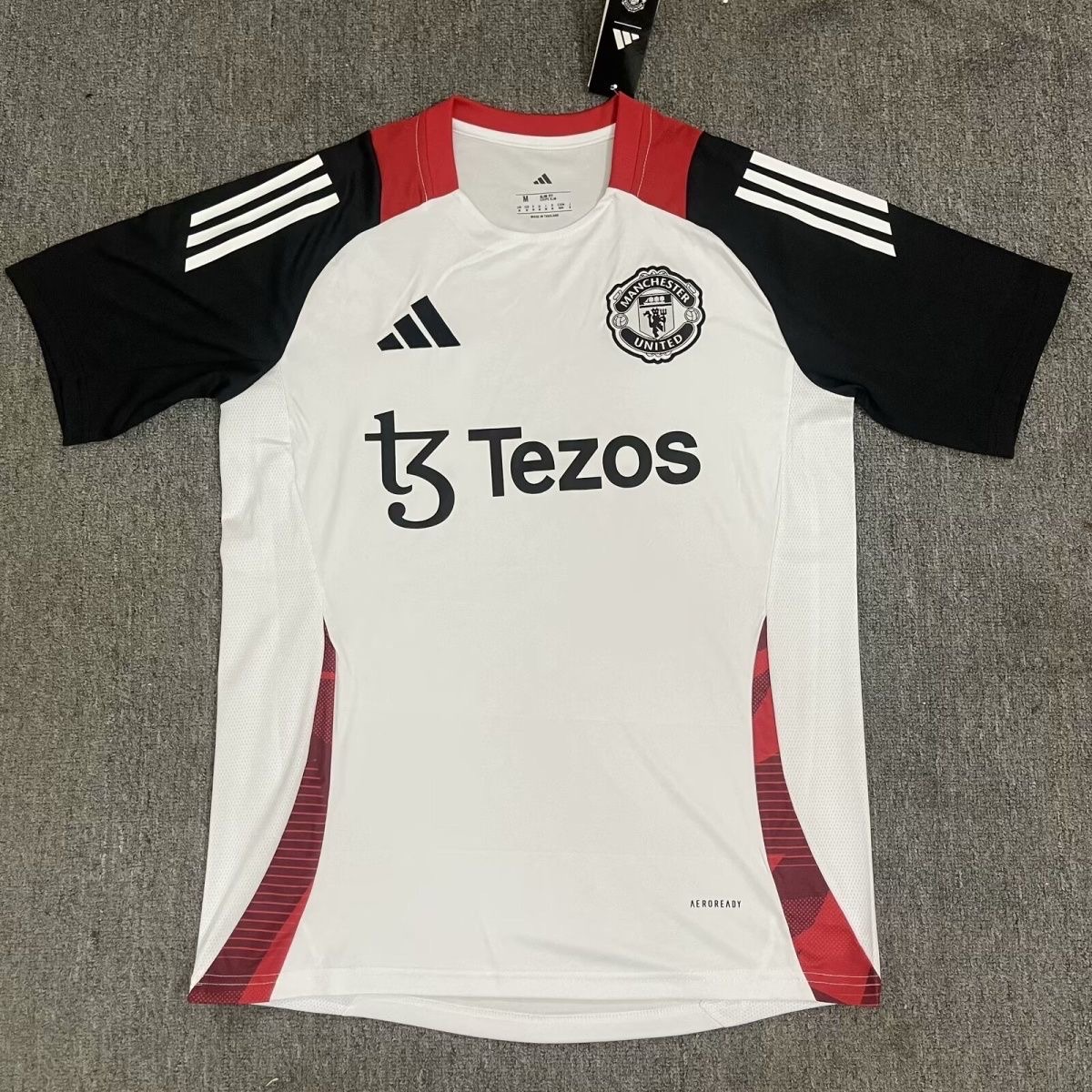 2025/2026 Manchester United TrainingWear Football Shirt 1:1 Thai Quality