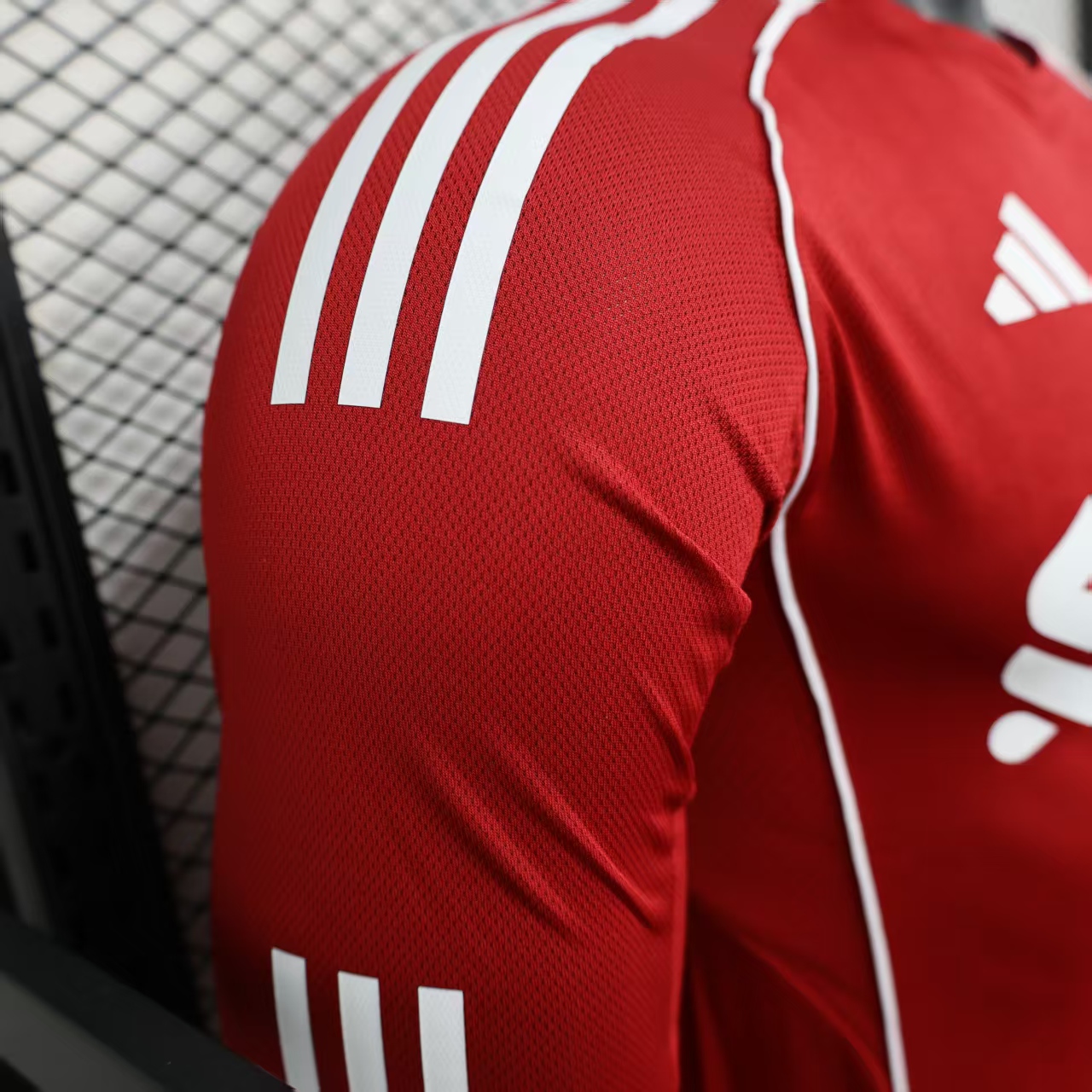 2025/2026 Player Version Long Sleeve Liverpool Home Football Shirt