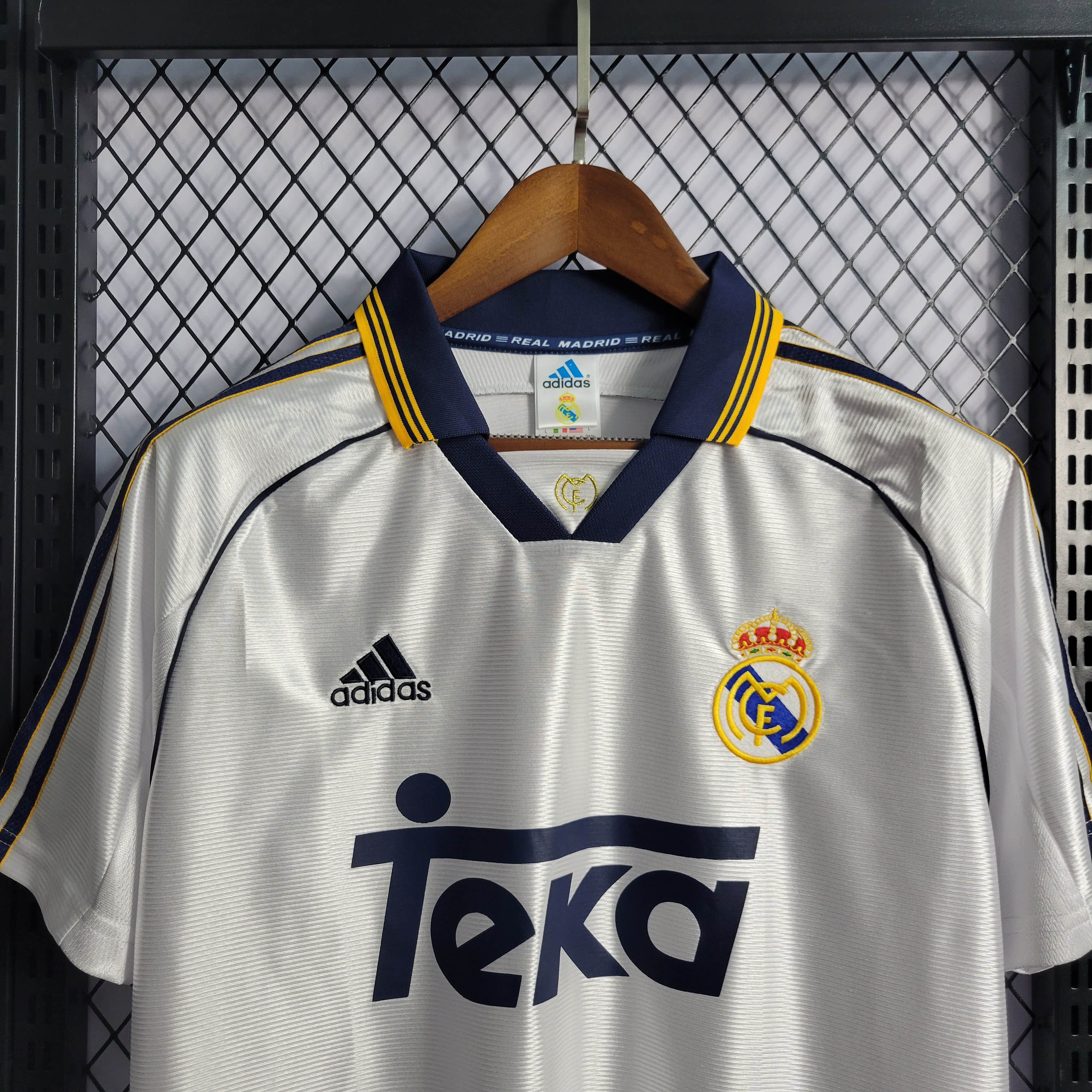 1998/2000 Retro Real Madrid Home Football Shirt