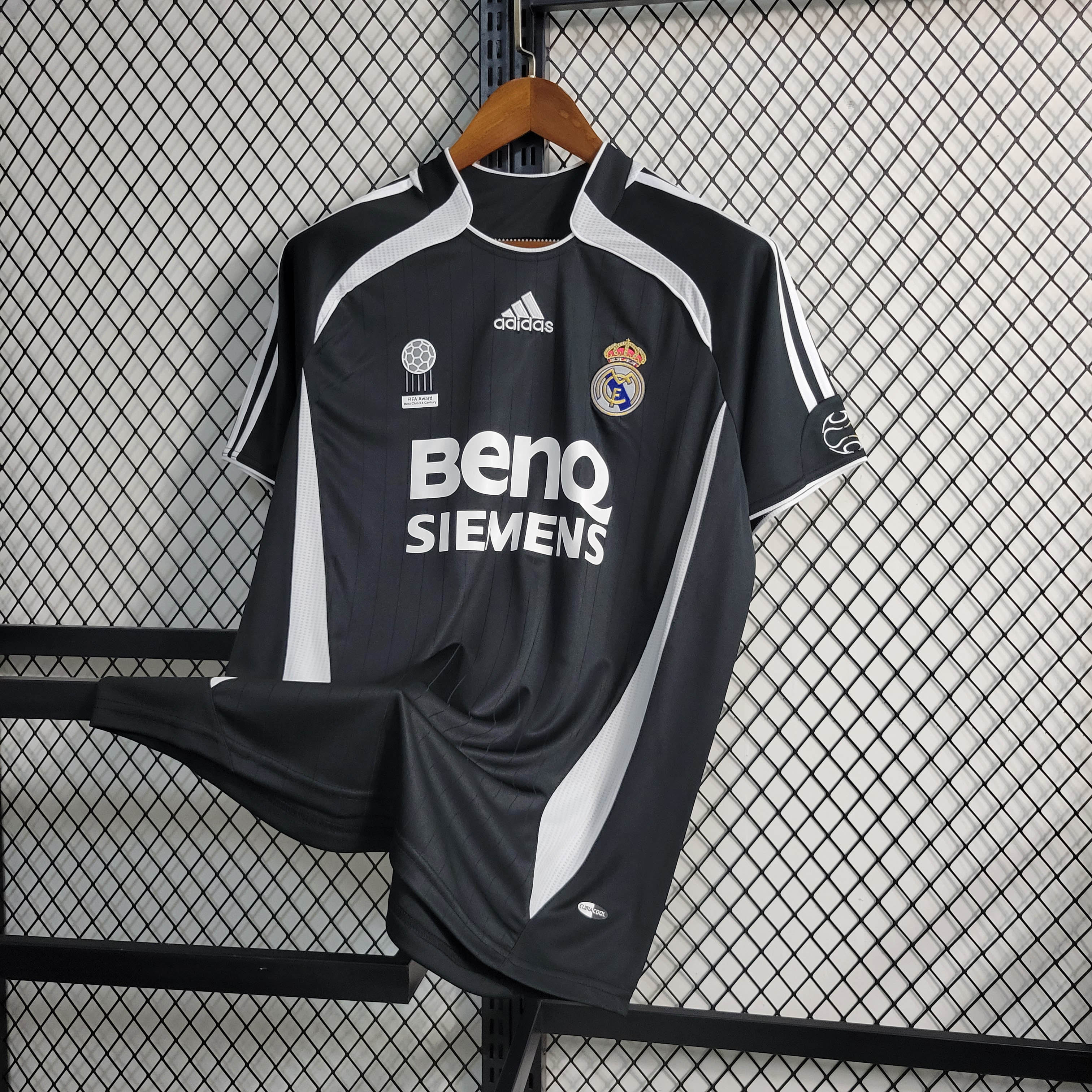 2006/2007 Retro Real Madrid Away Football Shirt