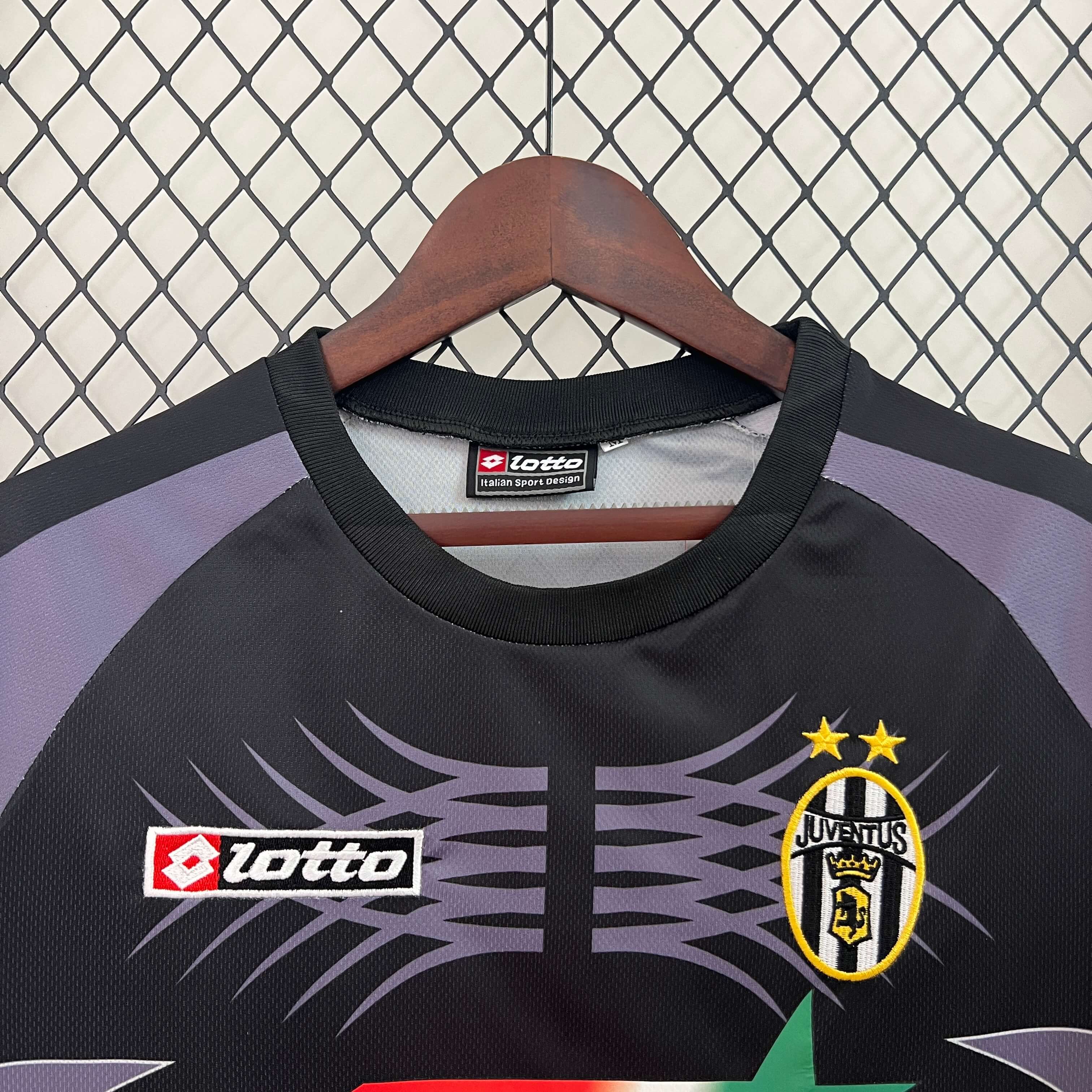 2001/2002 Retro Juventus Goalkeeper Football Shirt