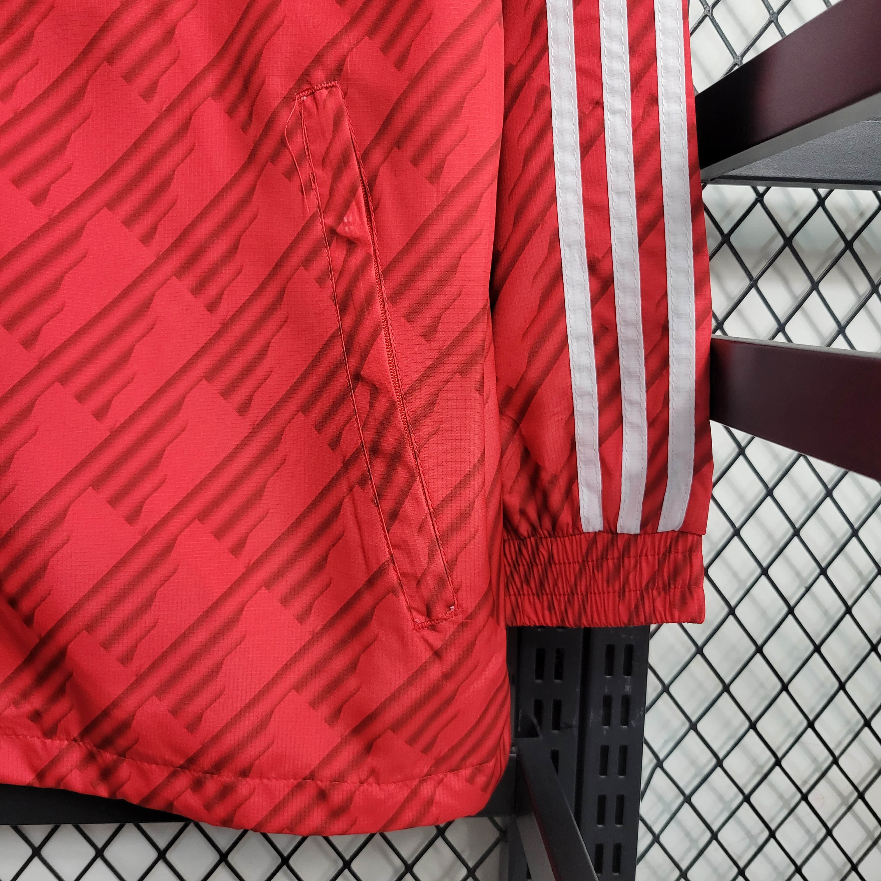 2023/2024 Manchester United Windbreaker Red Football Shirt
