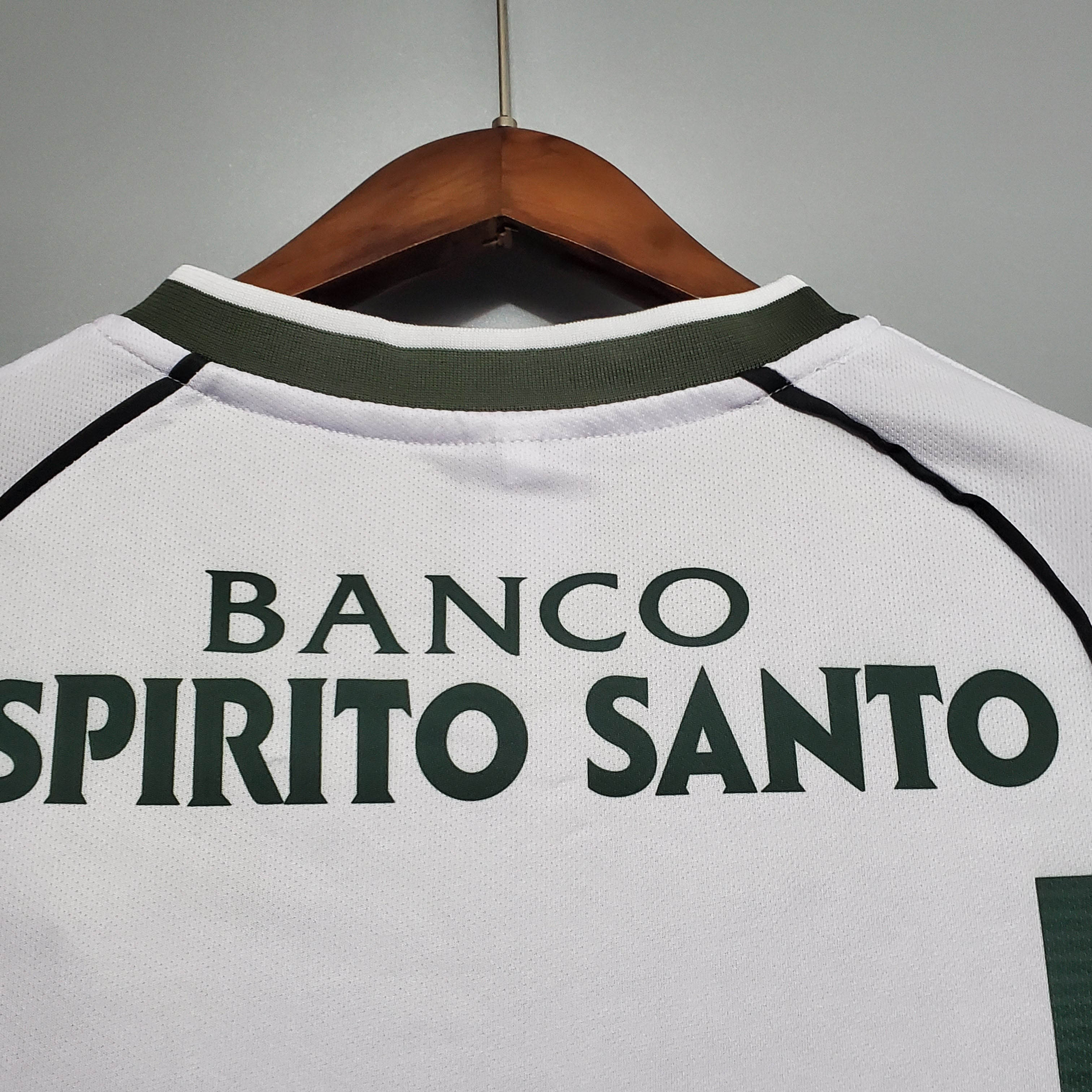 2002/2003 Retro Sporting Lisbon Home Football Shirt