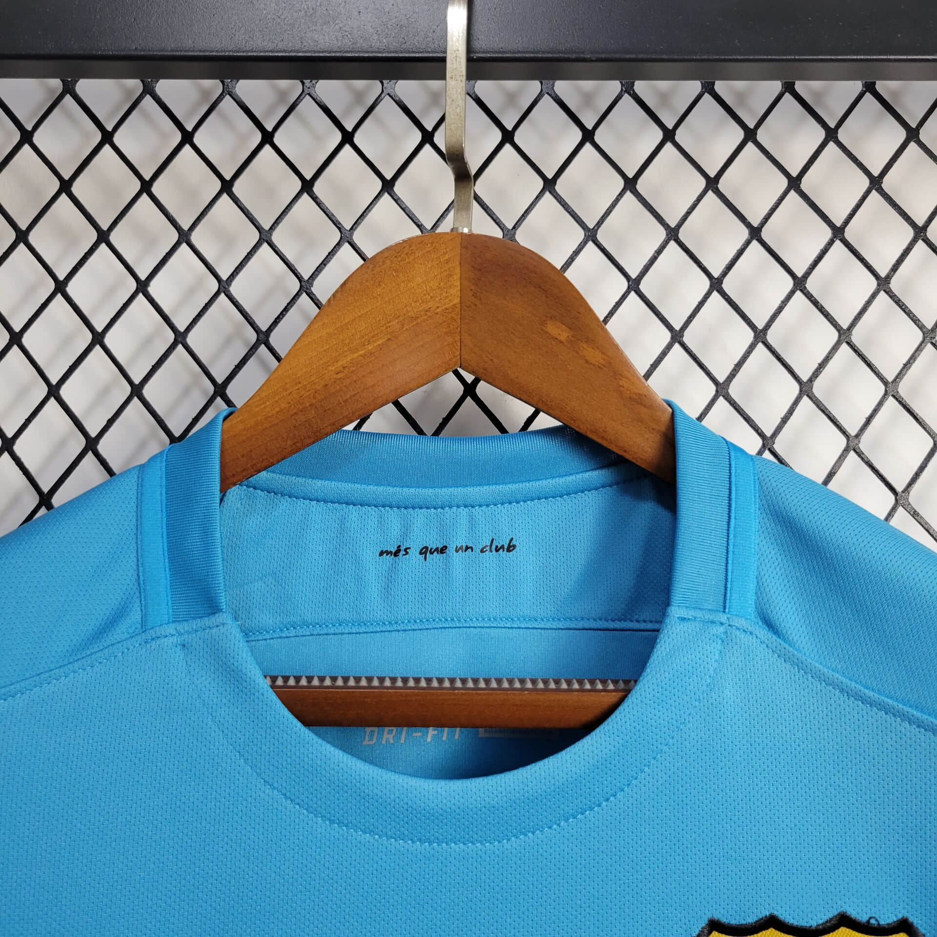 2015/2016 Retro Barcelona Third Away Football Shirt