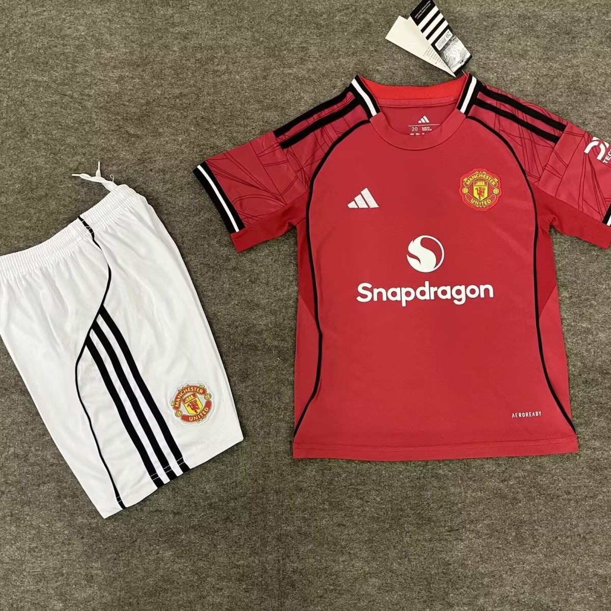 2025/2026 Manchester United HomeFootball shirt Kids Size 1:1 Thai Quality