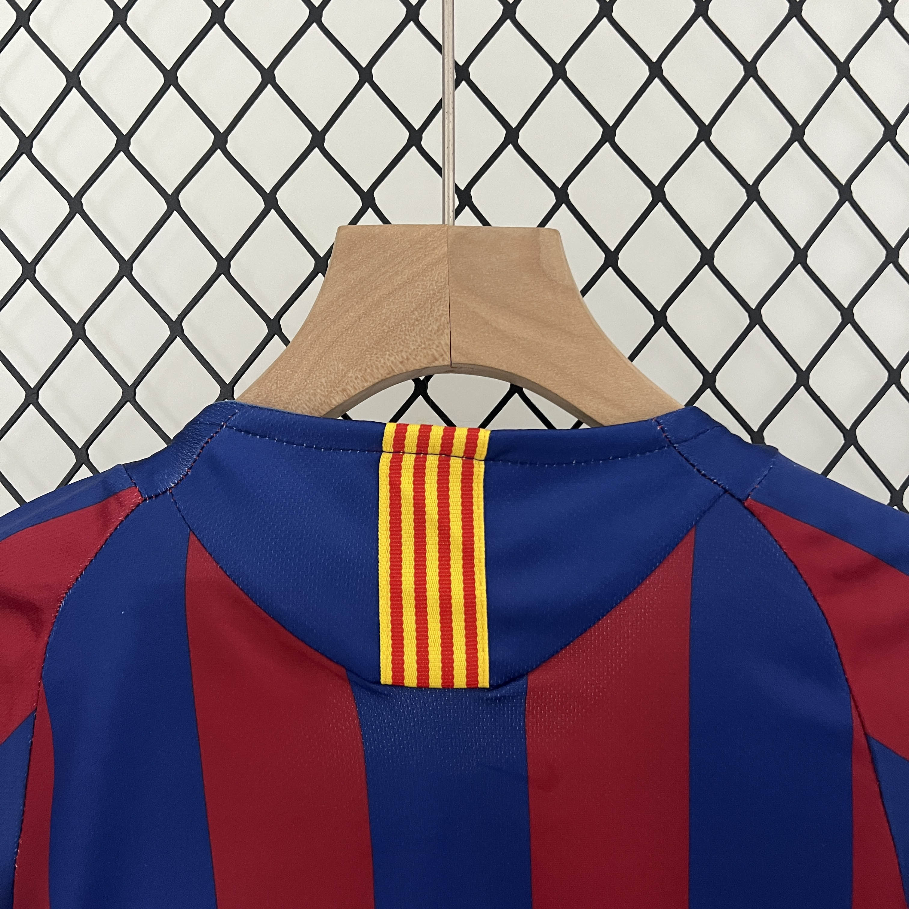 2005/2006 Retro Barcelona Home Football Shirt Kids Size