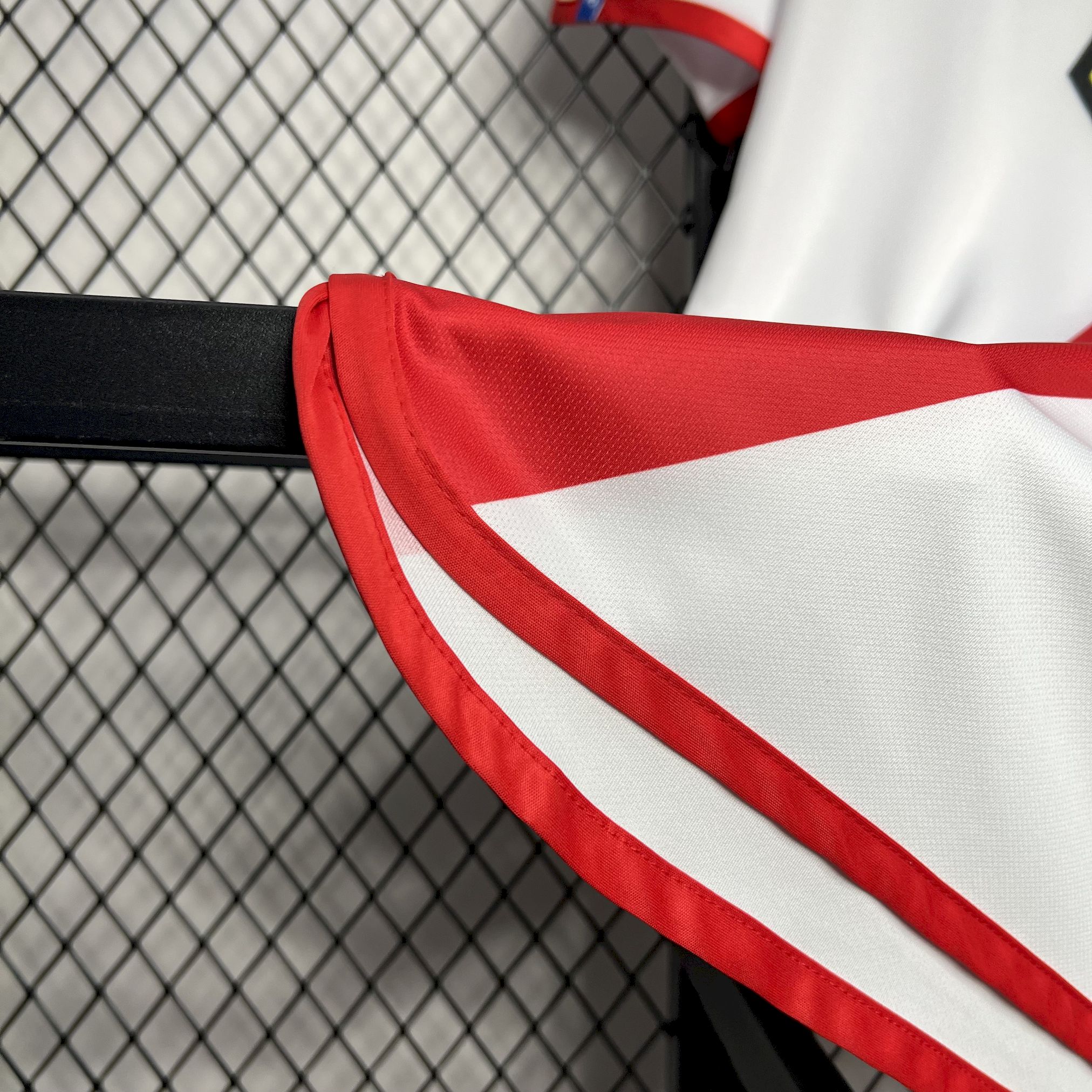 2001/2002 Retro Rayo Vallecano Home Football Shirt 1:1 Thai Quality