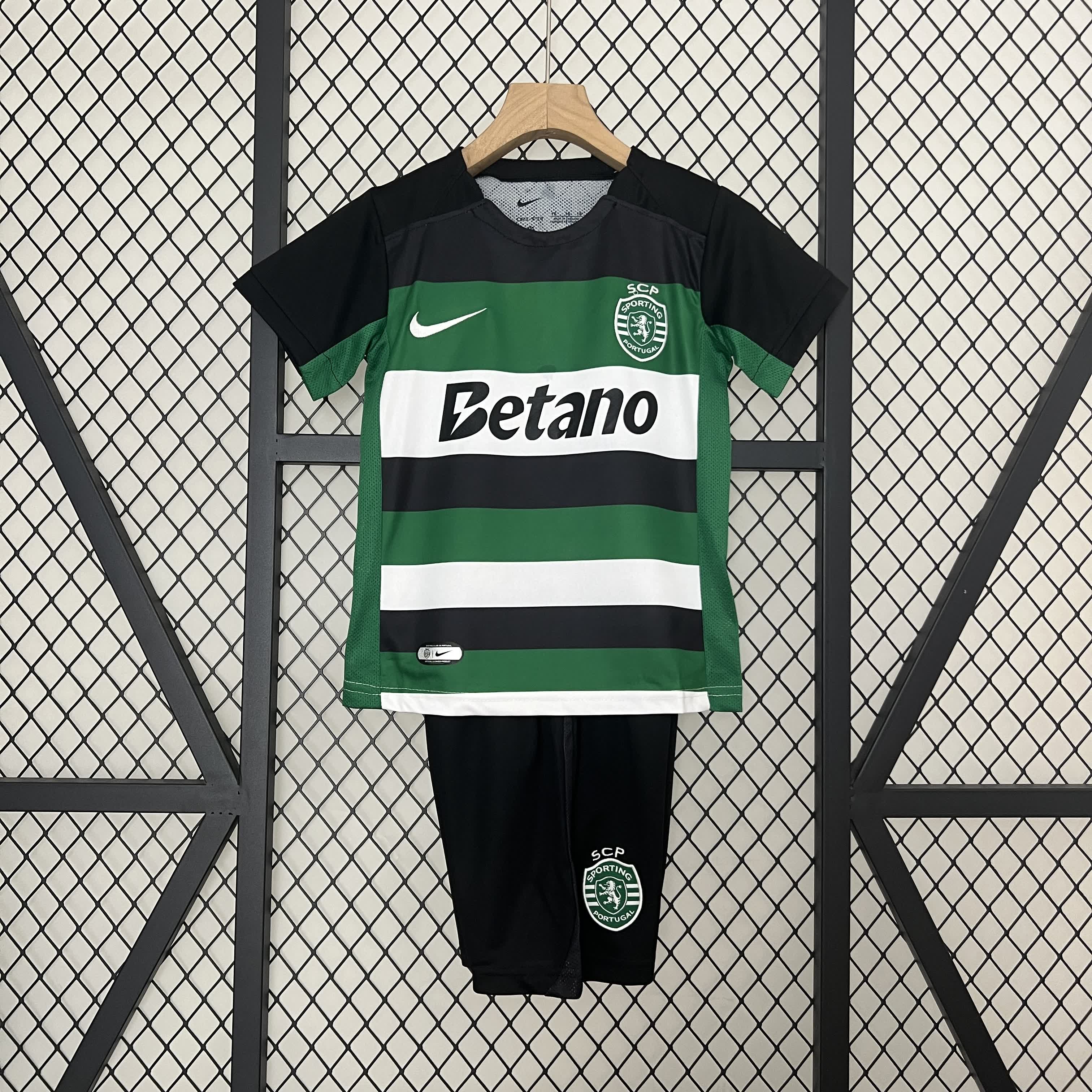 2024/2025 Sporting Lisbon Home Football Shirt Kids Size