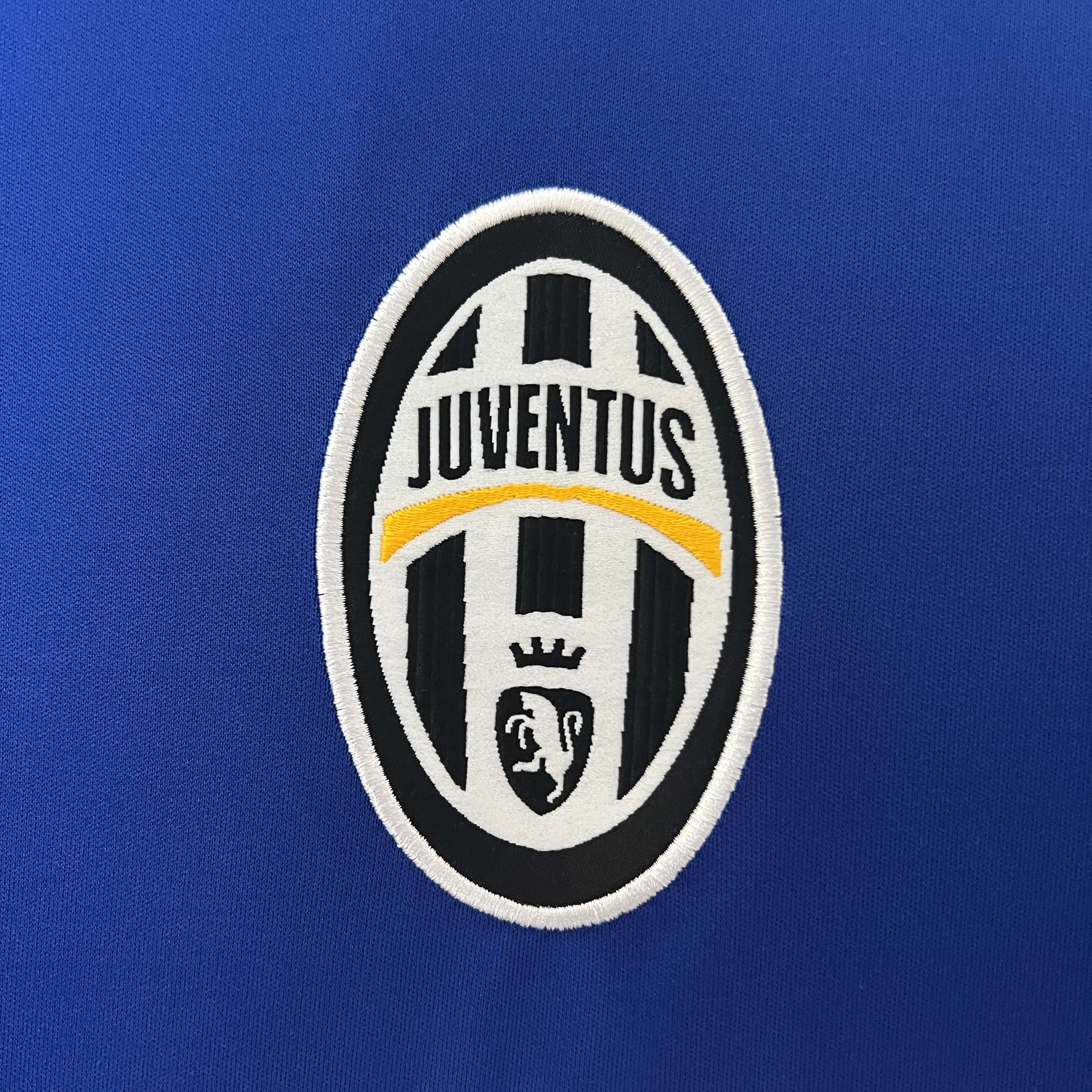 2004/2005 Retro Juventus Away Football Shirt