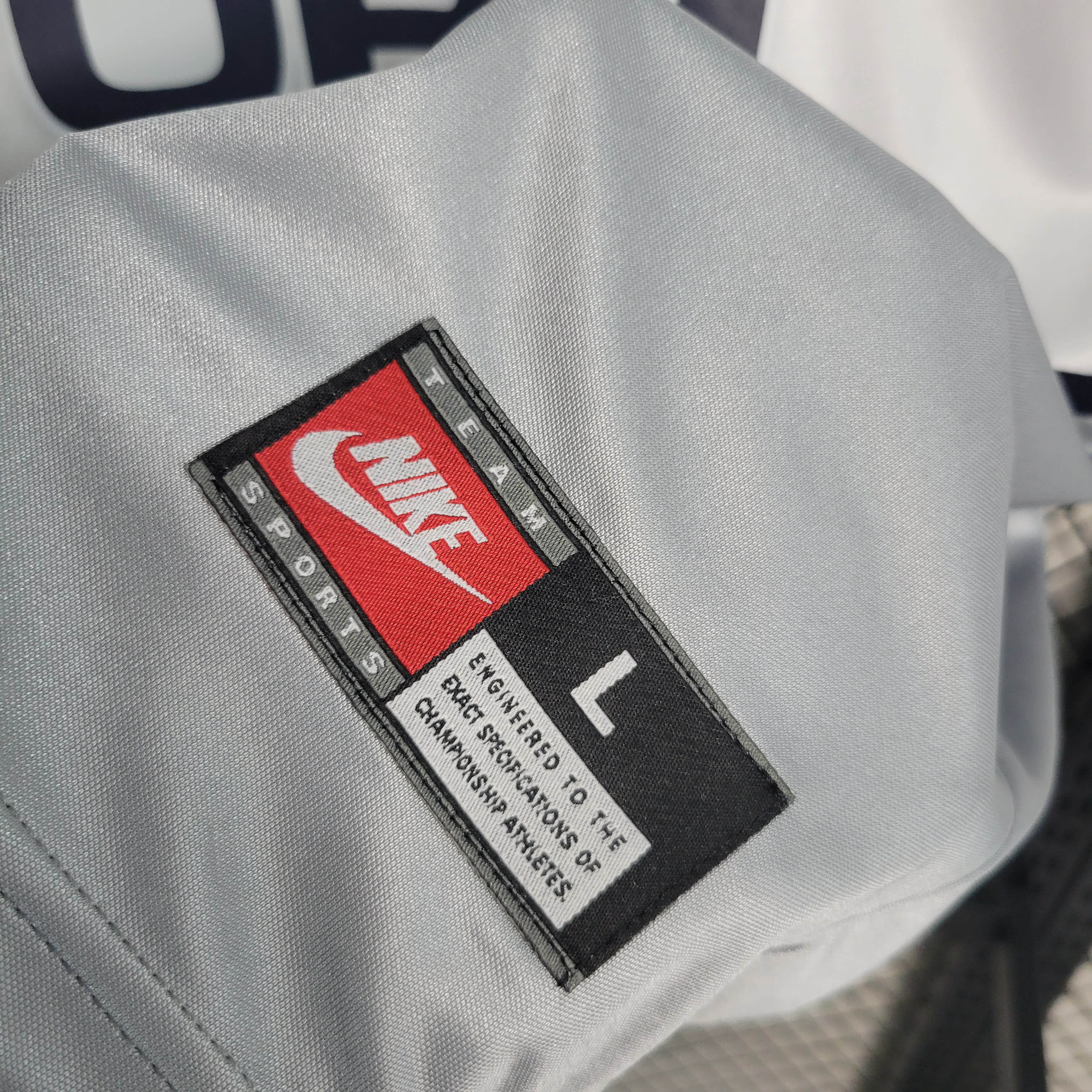 1999/2000 Retro Paris Saint-Germain Away Football Shirt